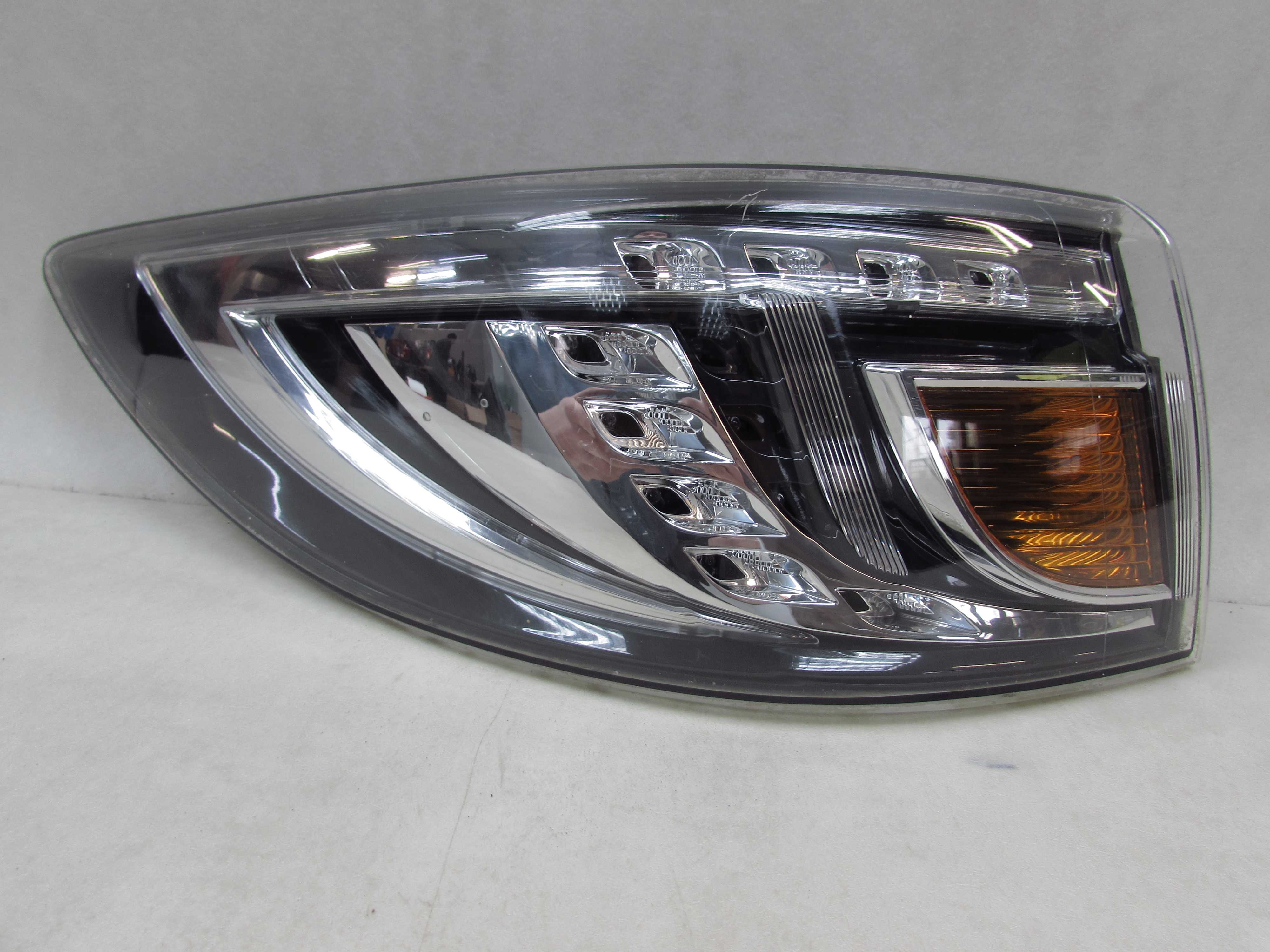 MAZDA 6 GH KOMBI LAMPA TYL LEWA LED GS2A-51150