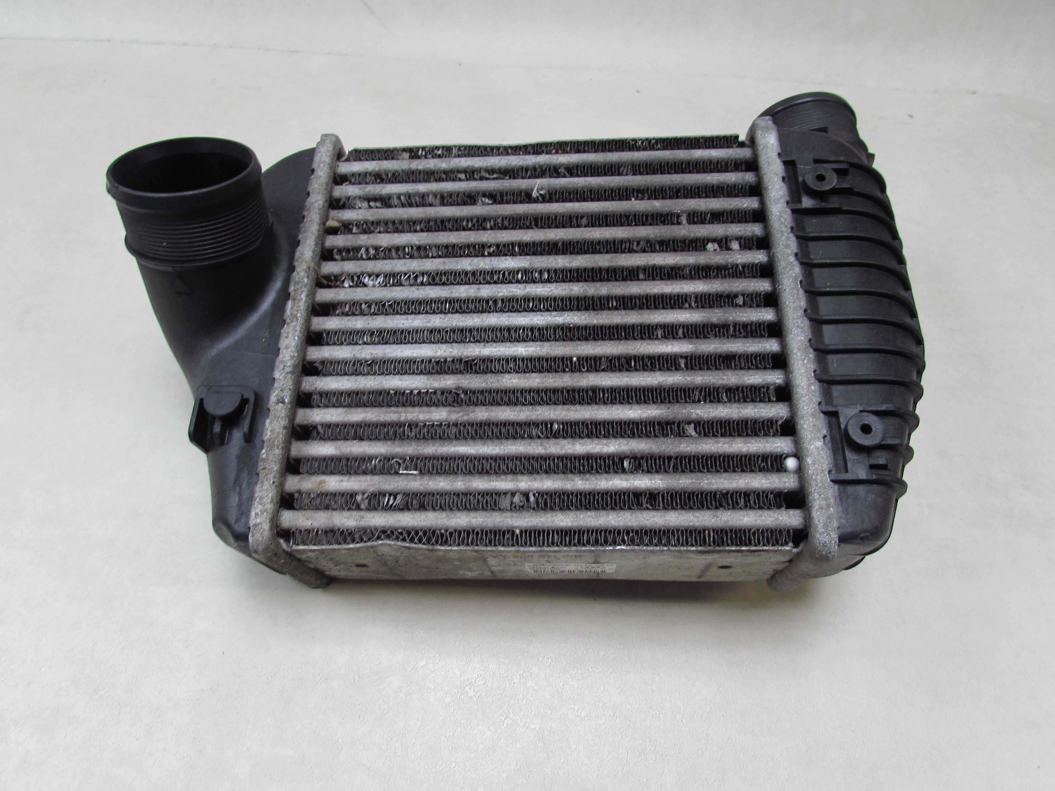 AUDI A6 C6 3.0 TDI CHLODNICA INTERCOOLER POWIETRZA LEWY 4F0145805AA
