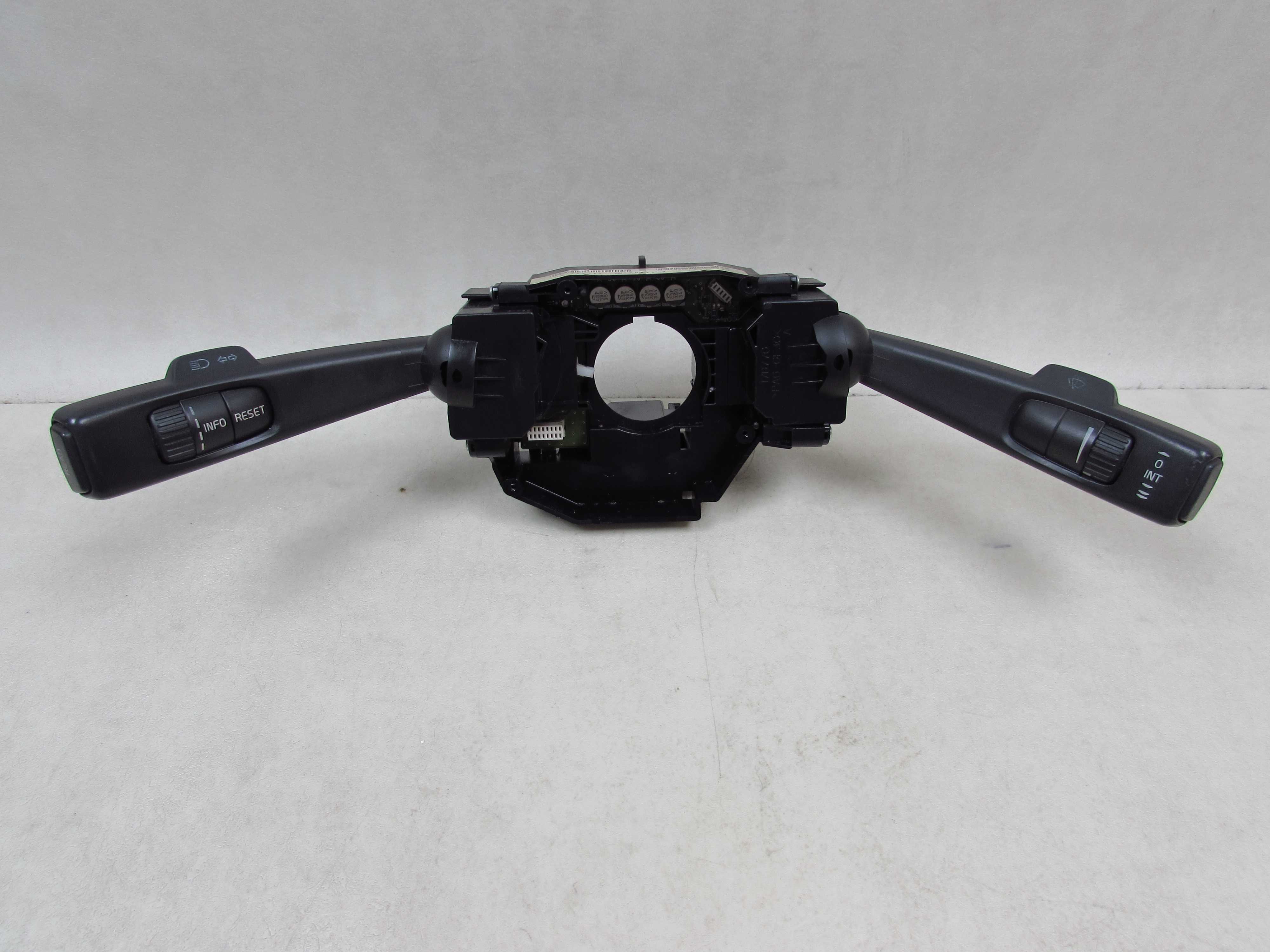 VOLVO C30 S40 V50 C70 MANETKA PRZELACZNIK KIERUNKOWSKAZOW WYCIERACZEK 30773142 04-13