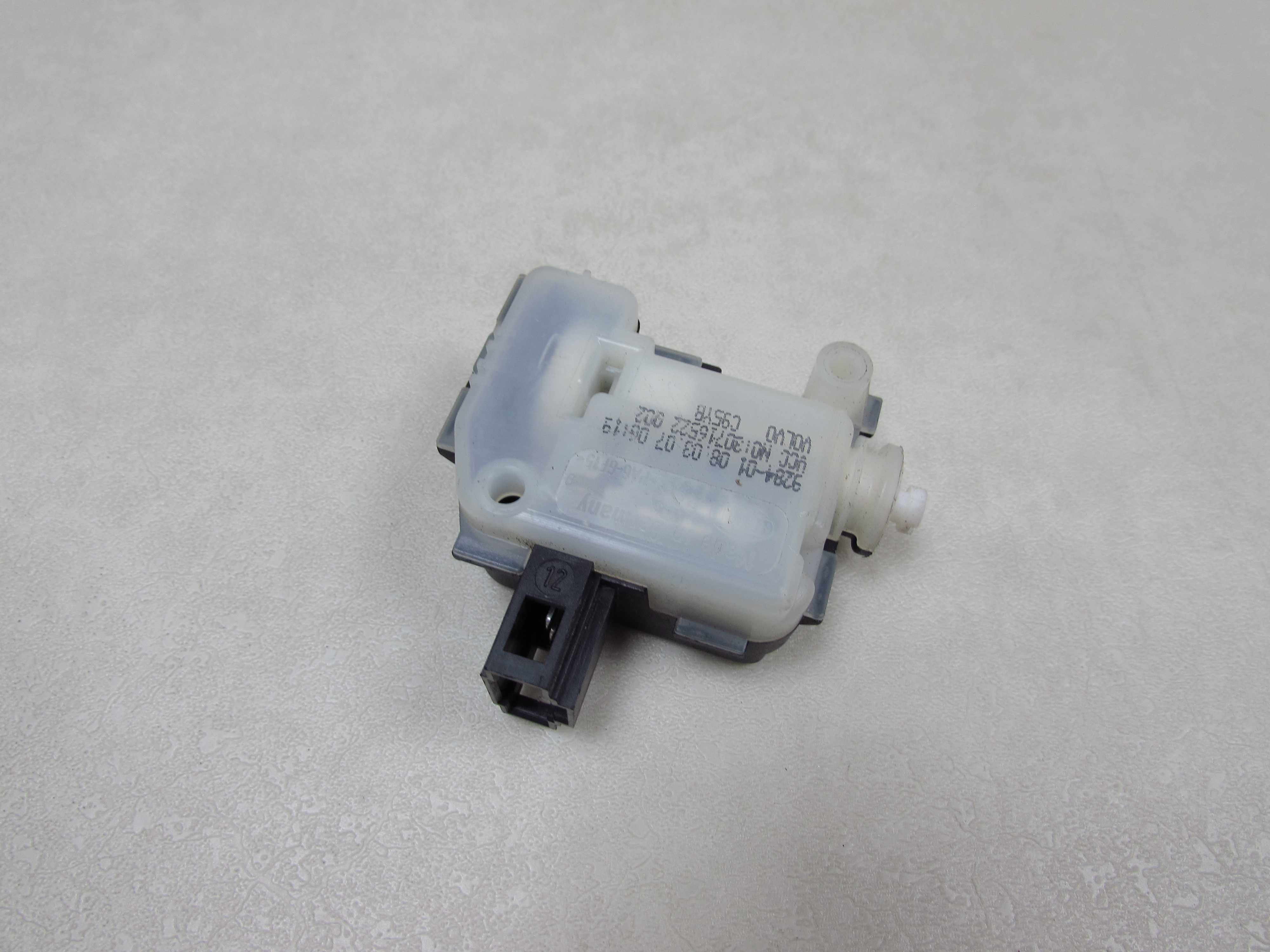 VOLVO C30 06-13 SILOWNIK KLAPKI WLEWU PALIWA 30716522