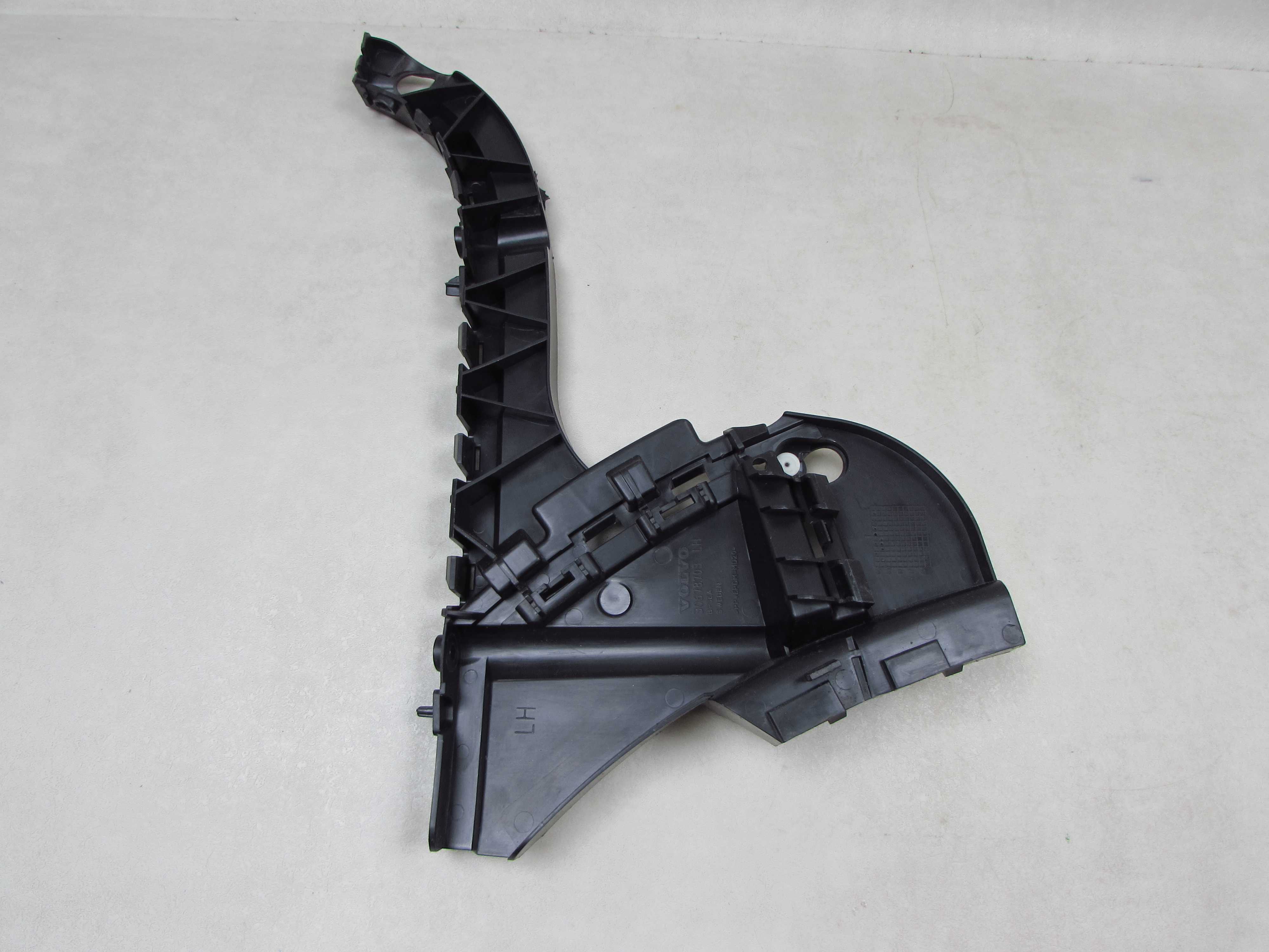 VOLVO XC70 III 07-16 SLIZG MOCOWANIE ZDERZAKA TYL LEWY 30678703
