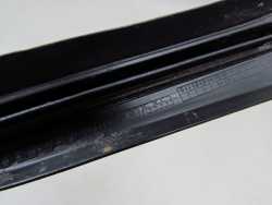 VOLVO XC70 07-16 LISTWA SZYBY CZOLOWEJ PRAWA 30753553