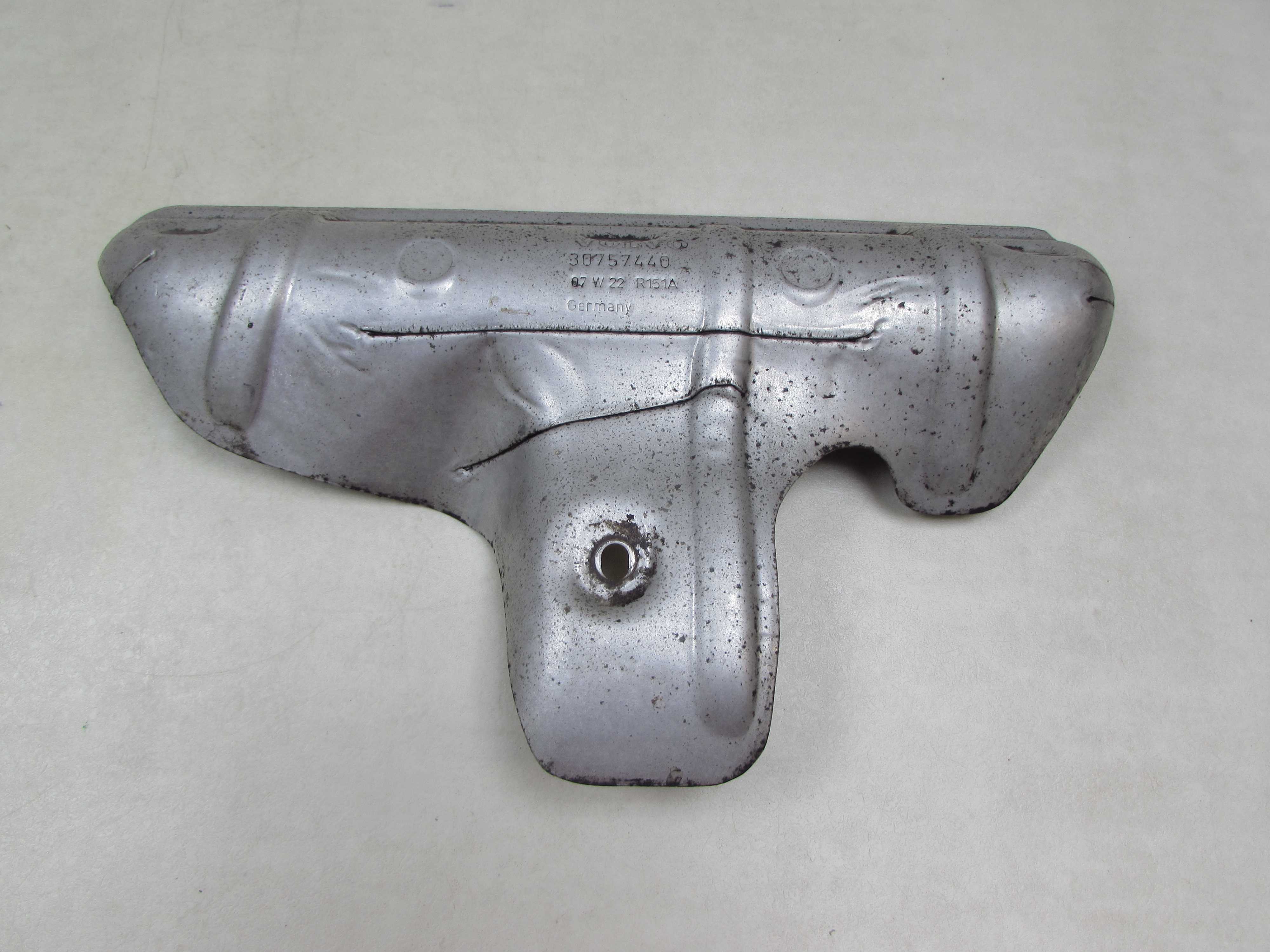 VOLVO S80 II V70 III 06-13 2.4 D5 OSLONA TERMICZNA 30757440