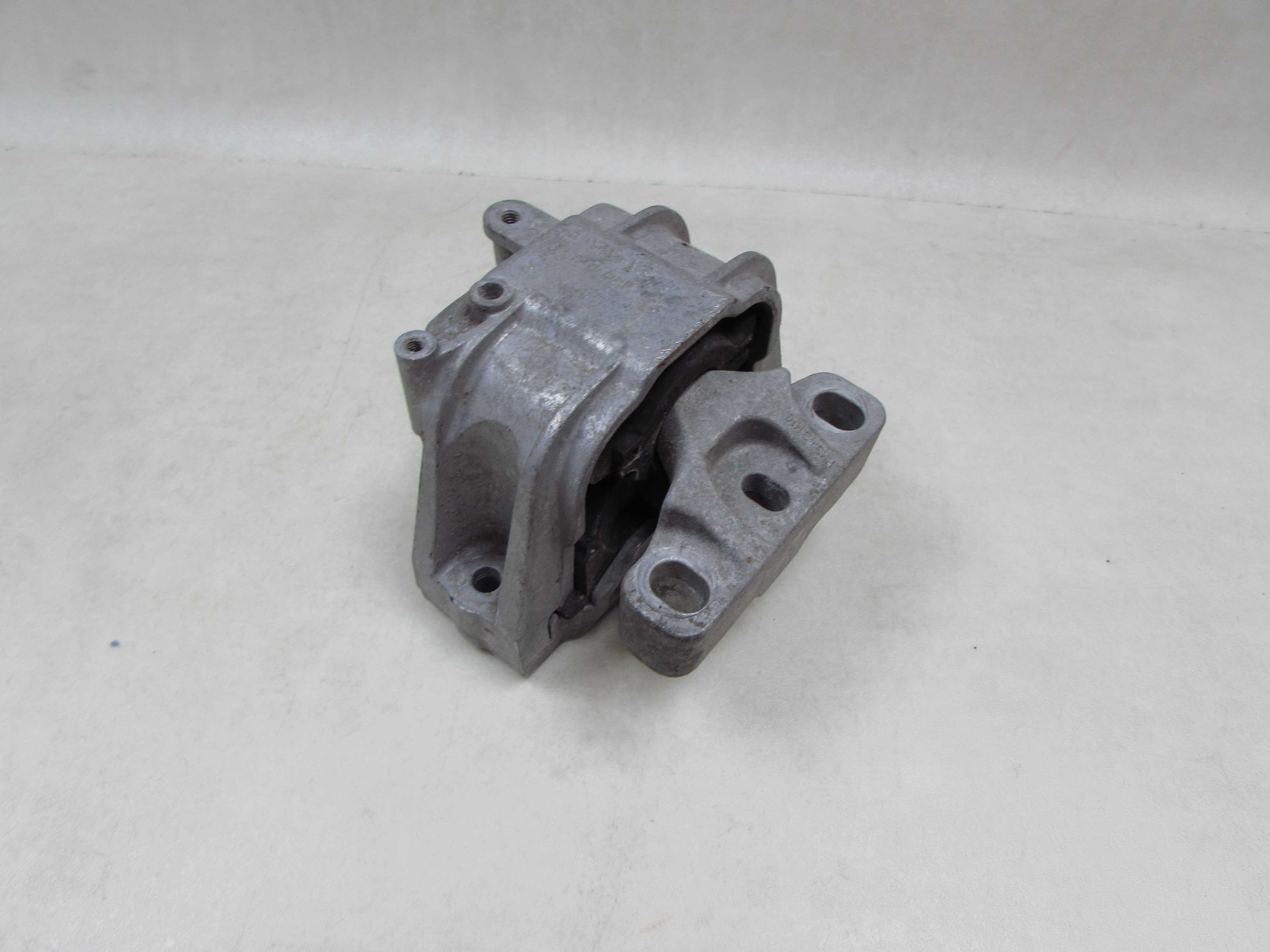 VW TOURAN CADDY 1.9 LAPA PODUSZKA SILNIKA 1K0199262AJ  03-10
