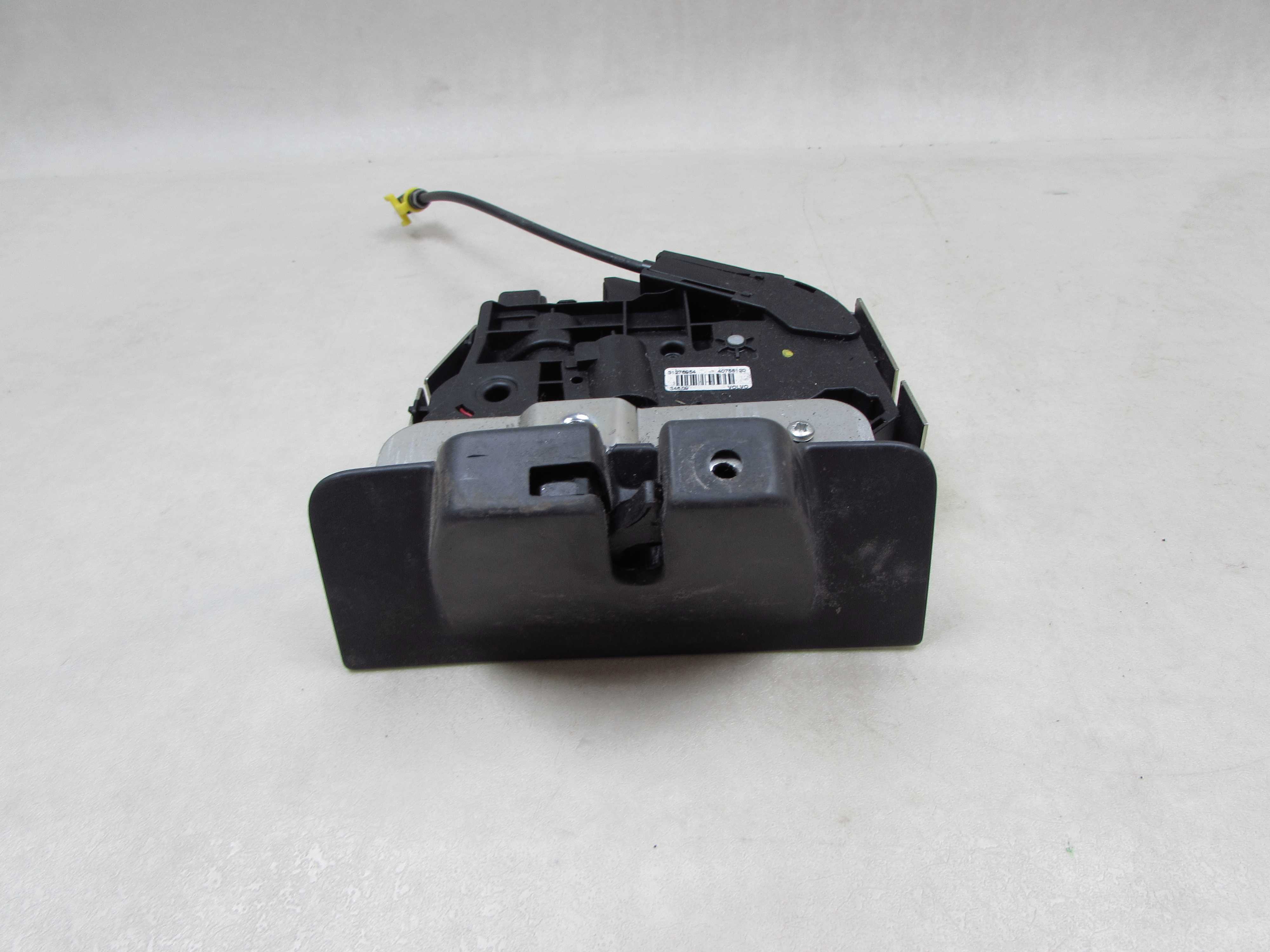 VOLVO V70 III XC70 III 06-16 ZAMEK KLAPY BAGAZNIKA TYL 6 PIN 31276954 40758120