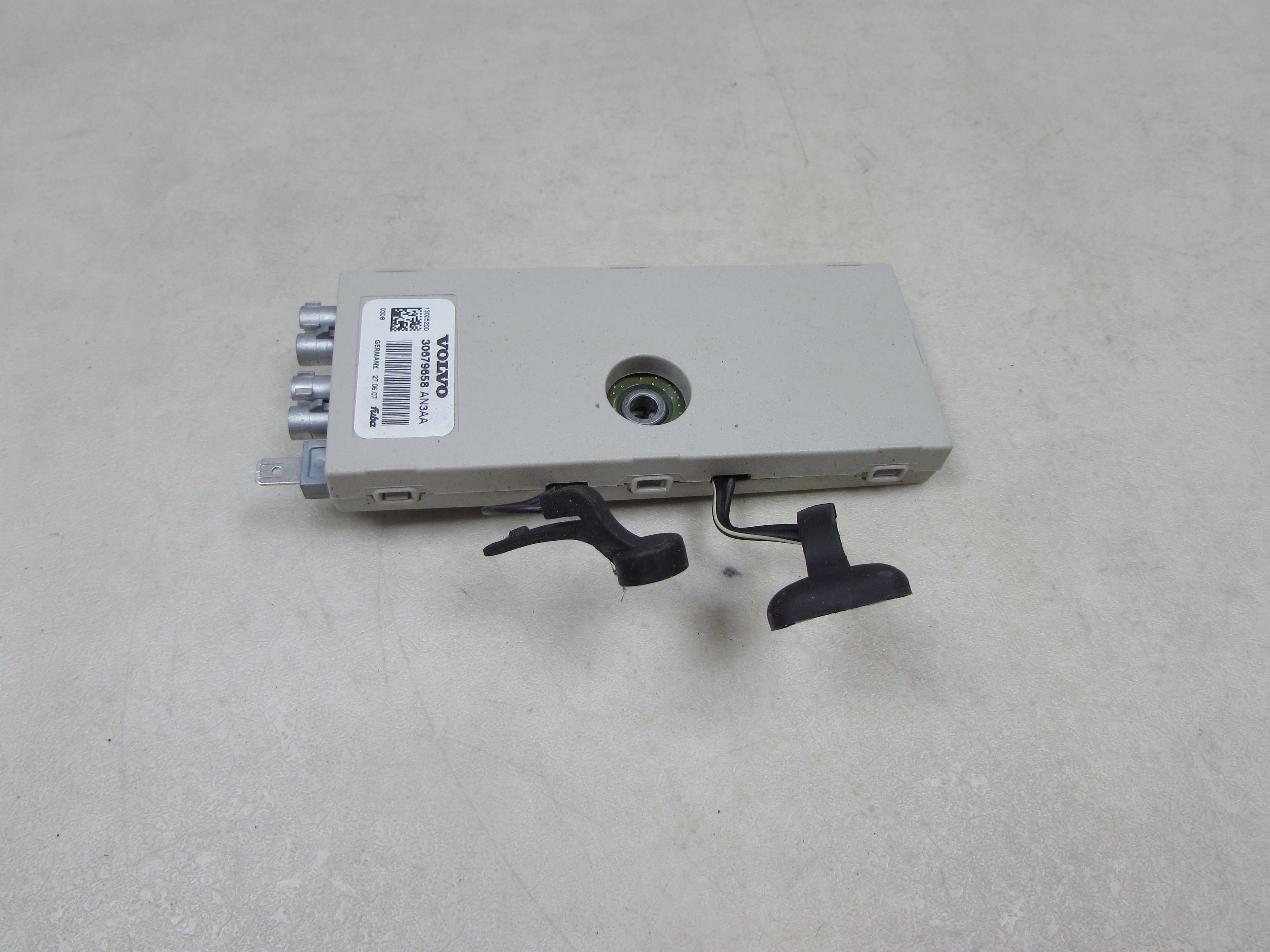 VOLVO S80 II V70 III XC70 06-16 WZMACNIACZ ANTENOWY ANTENY 30679658
