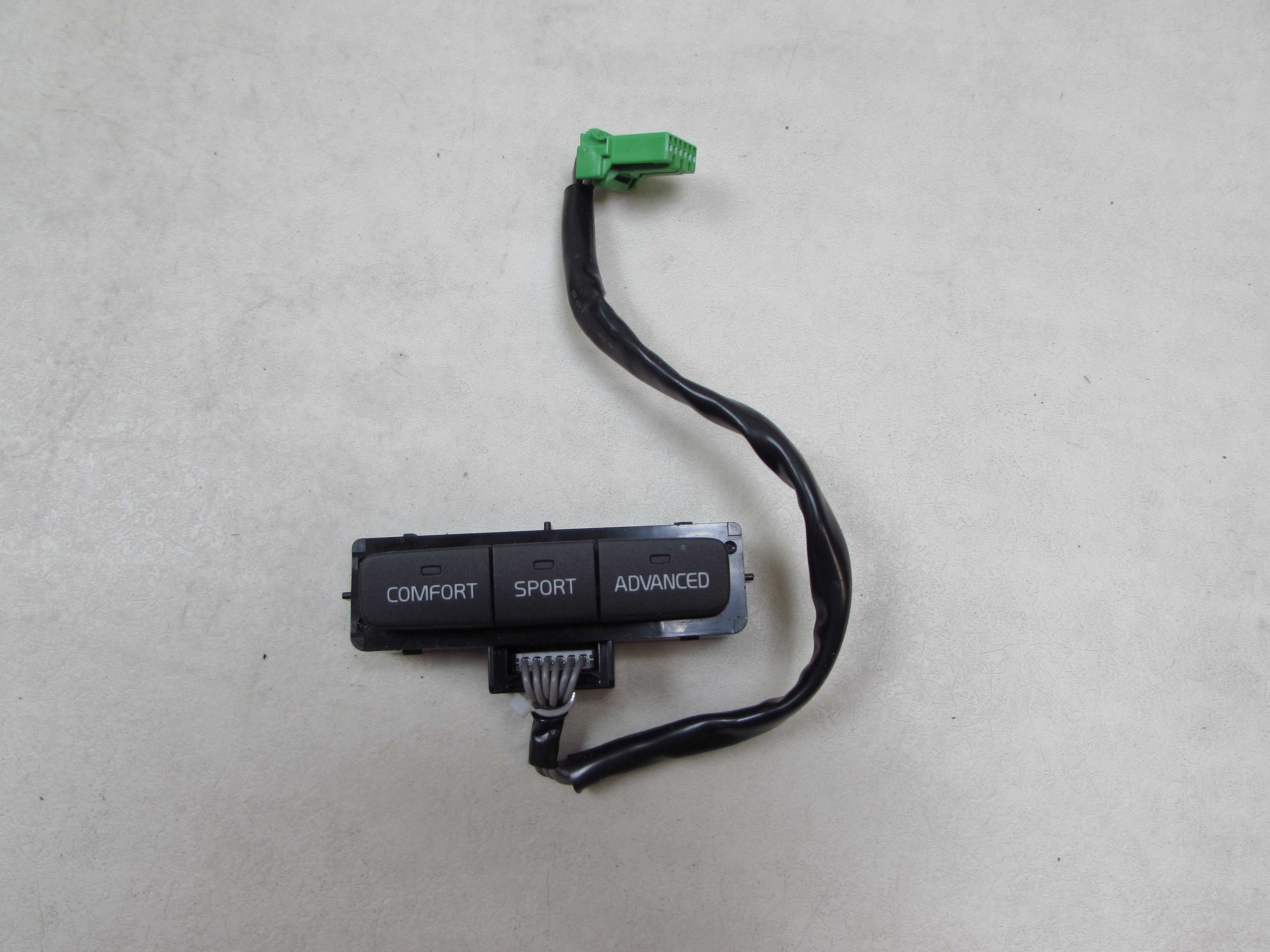 VOLVO S80 II V70 III XC70 III 07-16 PRZELACZNIK PANEL ZAWIESZENIA IDS FOUR-C 30724234