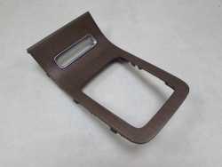 VOLVO S80 II V70 III XC70 III 06-16 RAMKA DEKOR OSLONA LEWARKA TUNELU KONSOLI 8635771 30781449