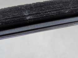 VOLVO V70 XC III 06-16 USZCZELKA LISTWA ZGARNIAJACA DRZWI PRZOD PRAWA CHROM 30661120