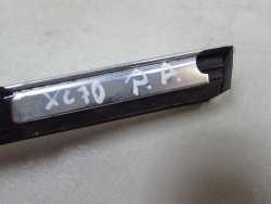 VOLVO V70 XC III 06-16 USZCZELKA LISTWA ZGARNIAJACA DRZWI PRZOD PRAWA CHROM 30661120