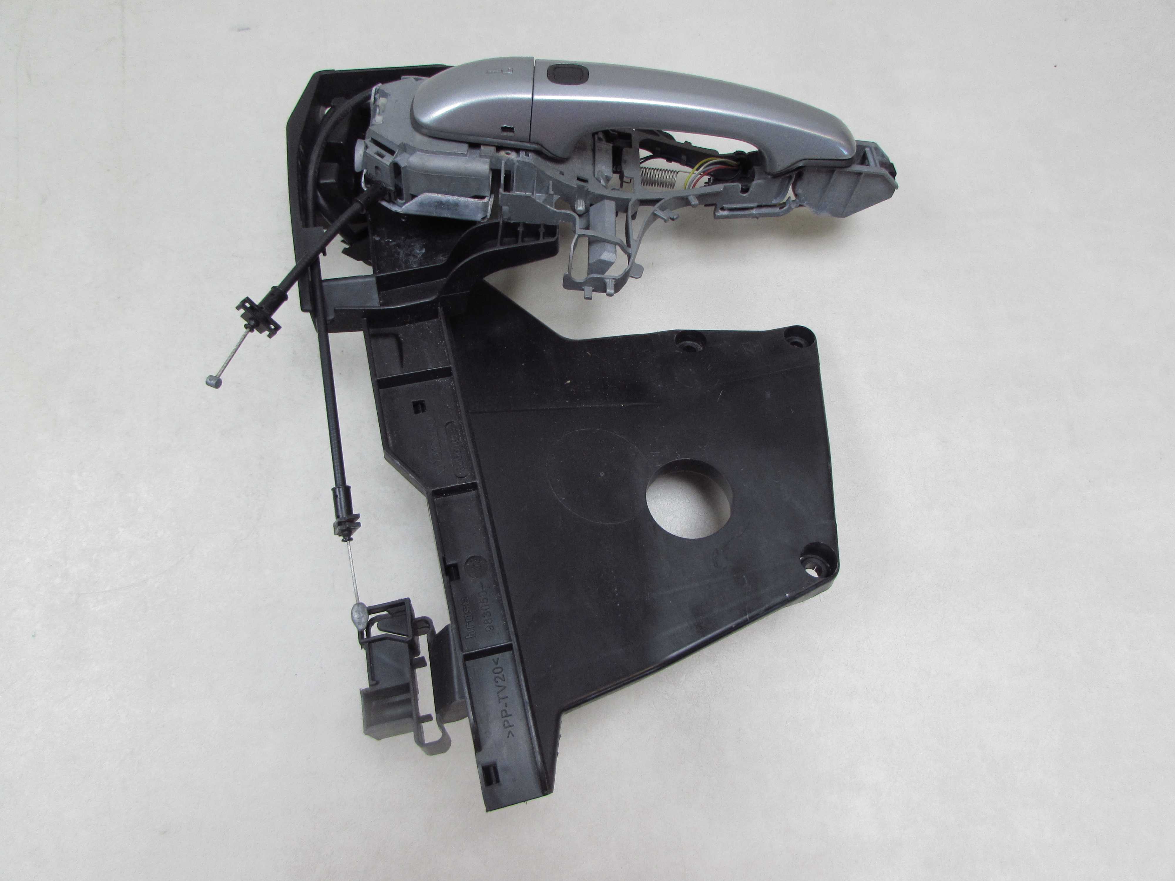 VOLVO S80 II V70 III XC70 XC60 C70 06-17 KLAMKA ZEWNETRZNA PODSTAWA KASETA PRAWA PRZOD KEYLESS 477 30661073