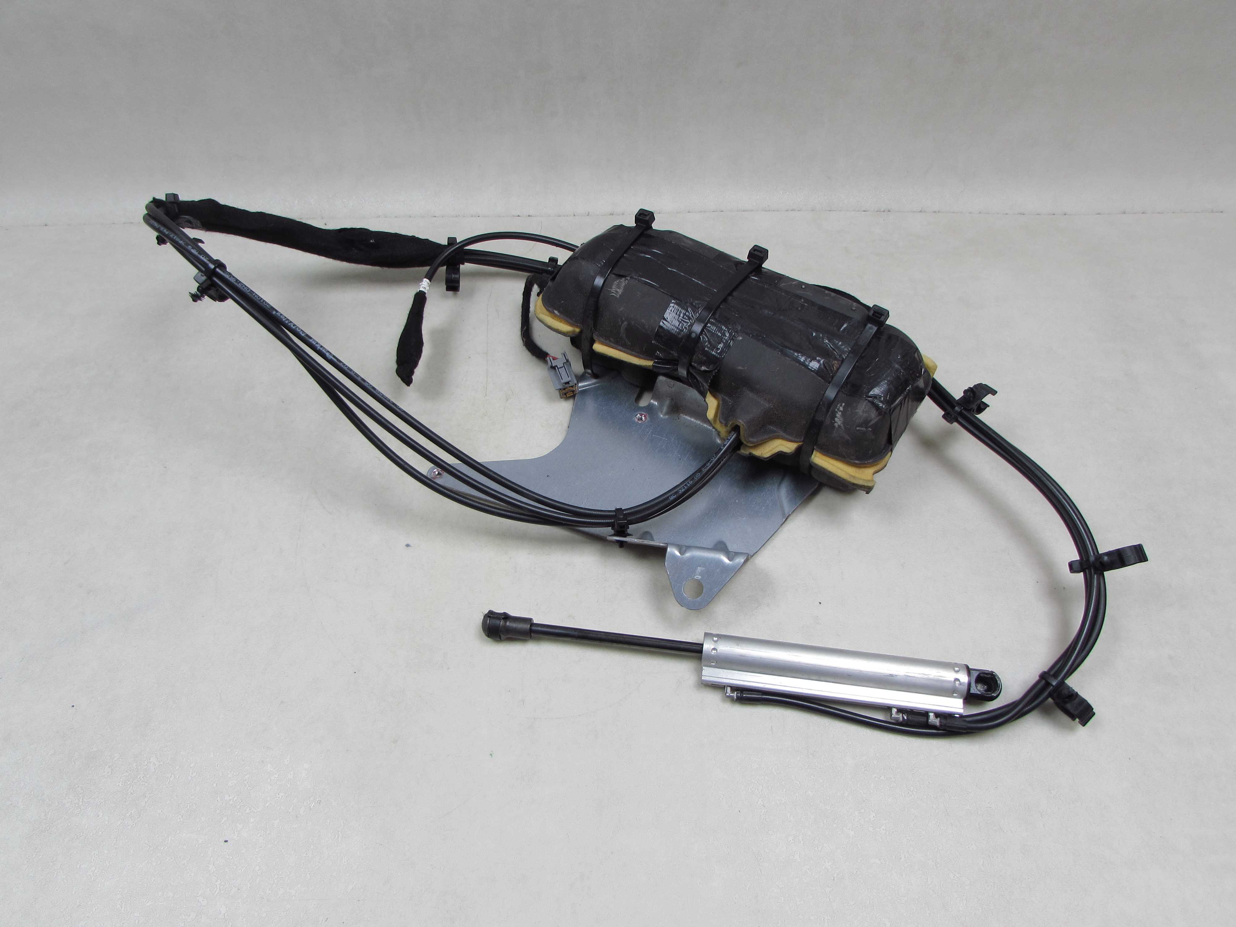 VOLVO V70 III XC70 07-16 MECHANIZM POMPA SILOWNIKA KLAPY BAGAZNIKA 31201816