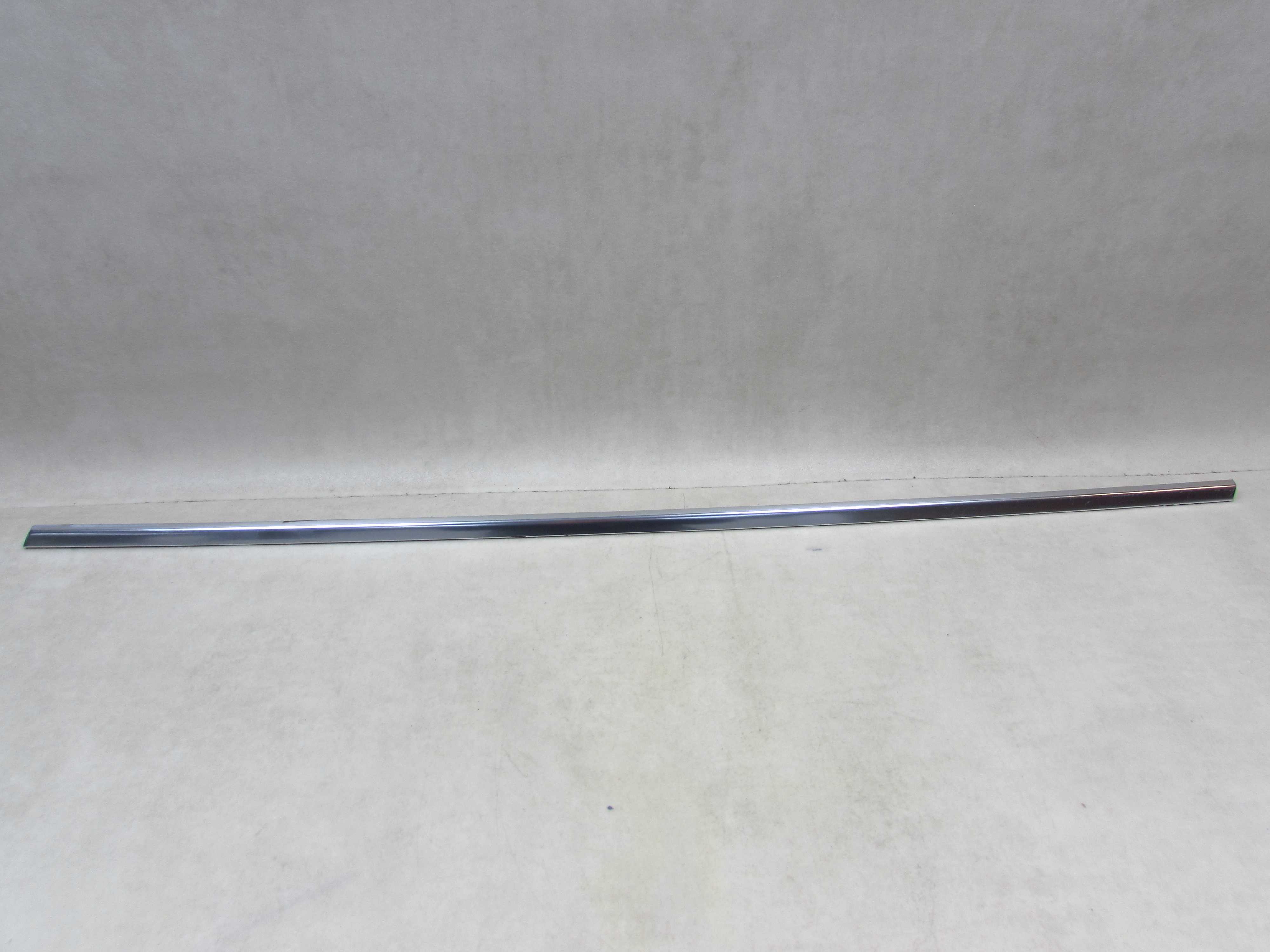 VOLVO XC60 08-17 USZCZELKA LISTWA ZGARNIAJACA CHROM DRZWI LEWY PRZOD
