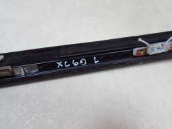 VOLVO XC60 08-17 LISTWA USZCZELKA PIONOWA SZYBY CZOLOWEJ LEWA