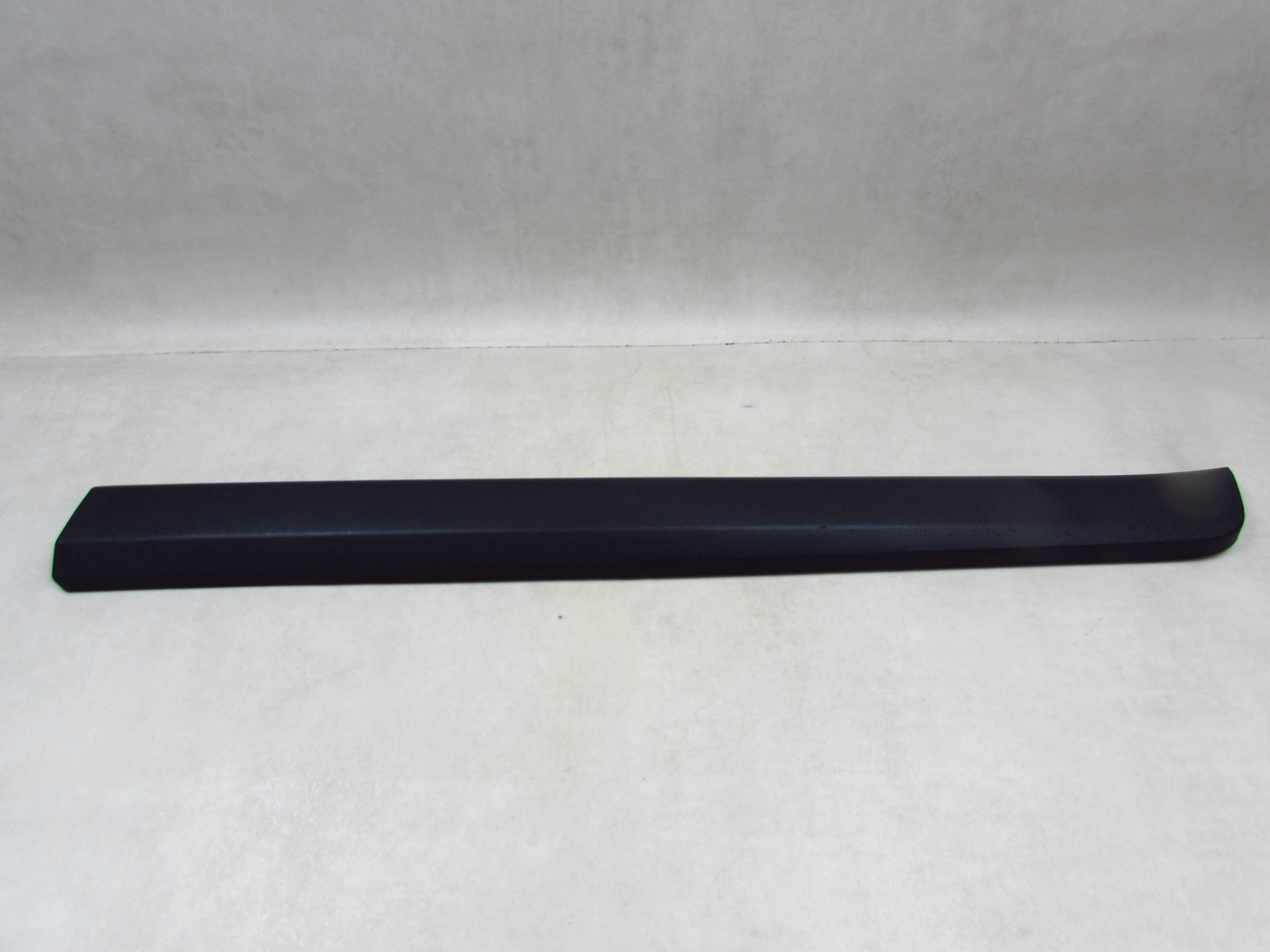 VOLVO XC60 08-17 LISTWA DRZWI PRZOD PRAWA DOLNA 30754487