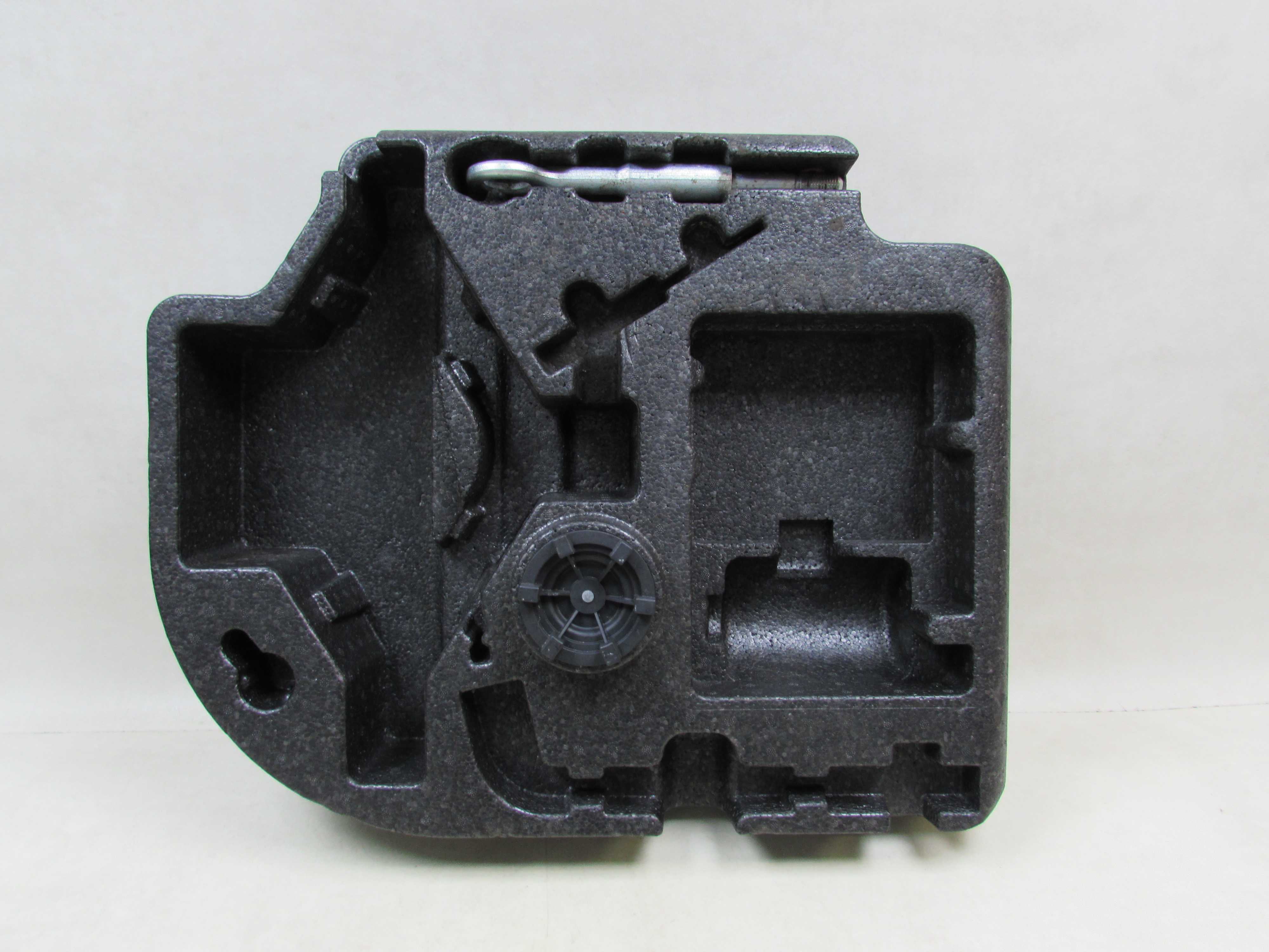 VOLVO XC60 08-17 WKLAD STYROPIAN KOLA ZAPASOWEGO BAGAZNIKA 31200344