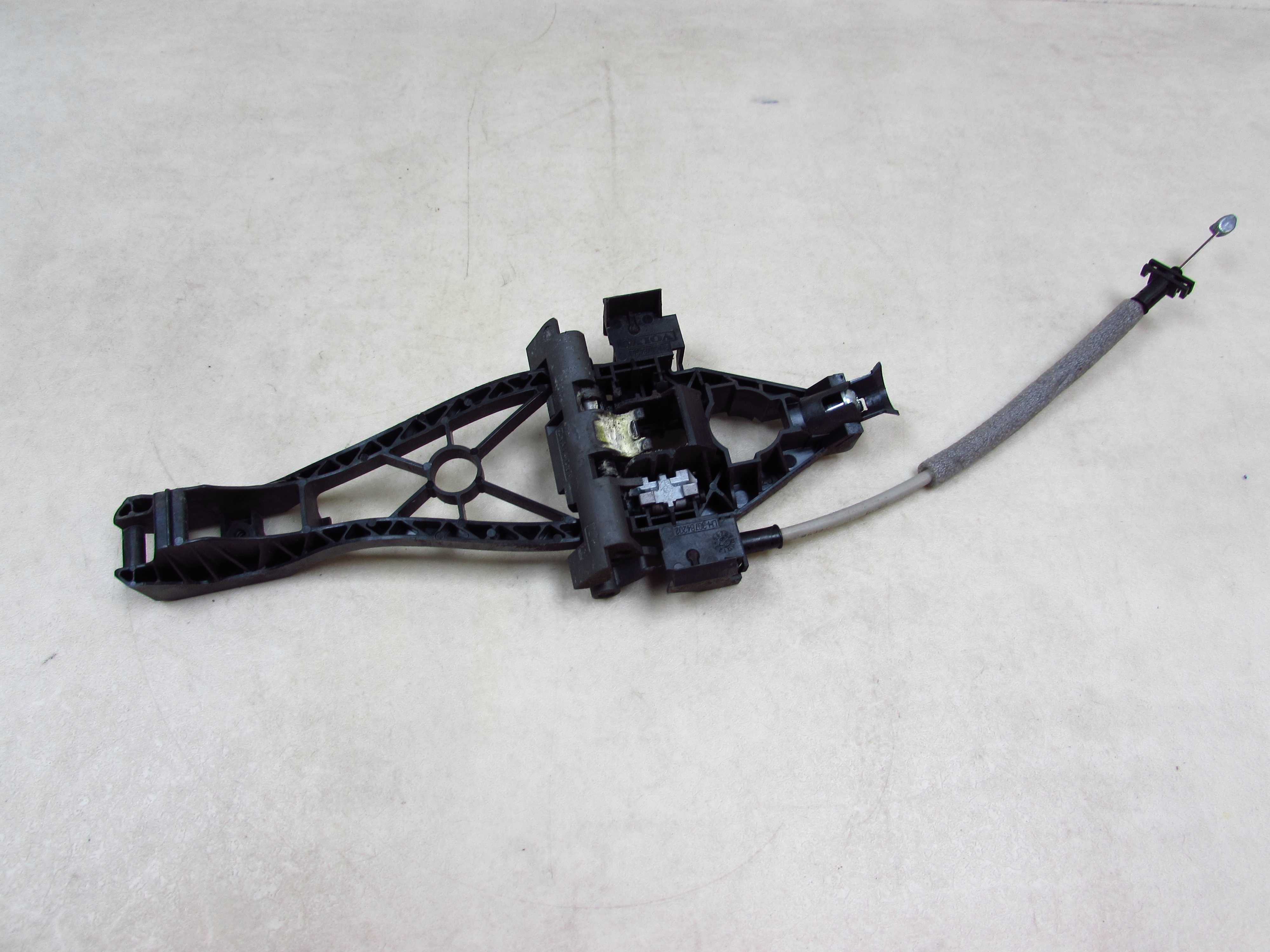 VOLVO S80 II V70 III 06-13 PODSTAWA MOCOWANIE KLAMKI TYL LEWY 30784202