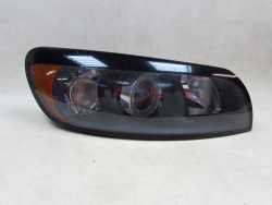 VOLVO C30 06-10 LAMPA REFLEKTOR PRZOD PRAWA 31214538 EUROPA