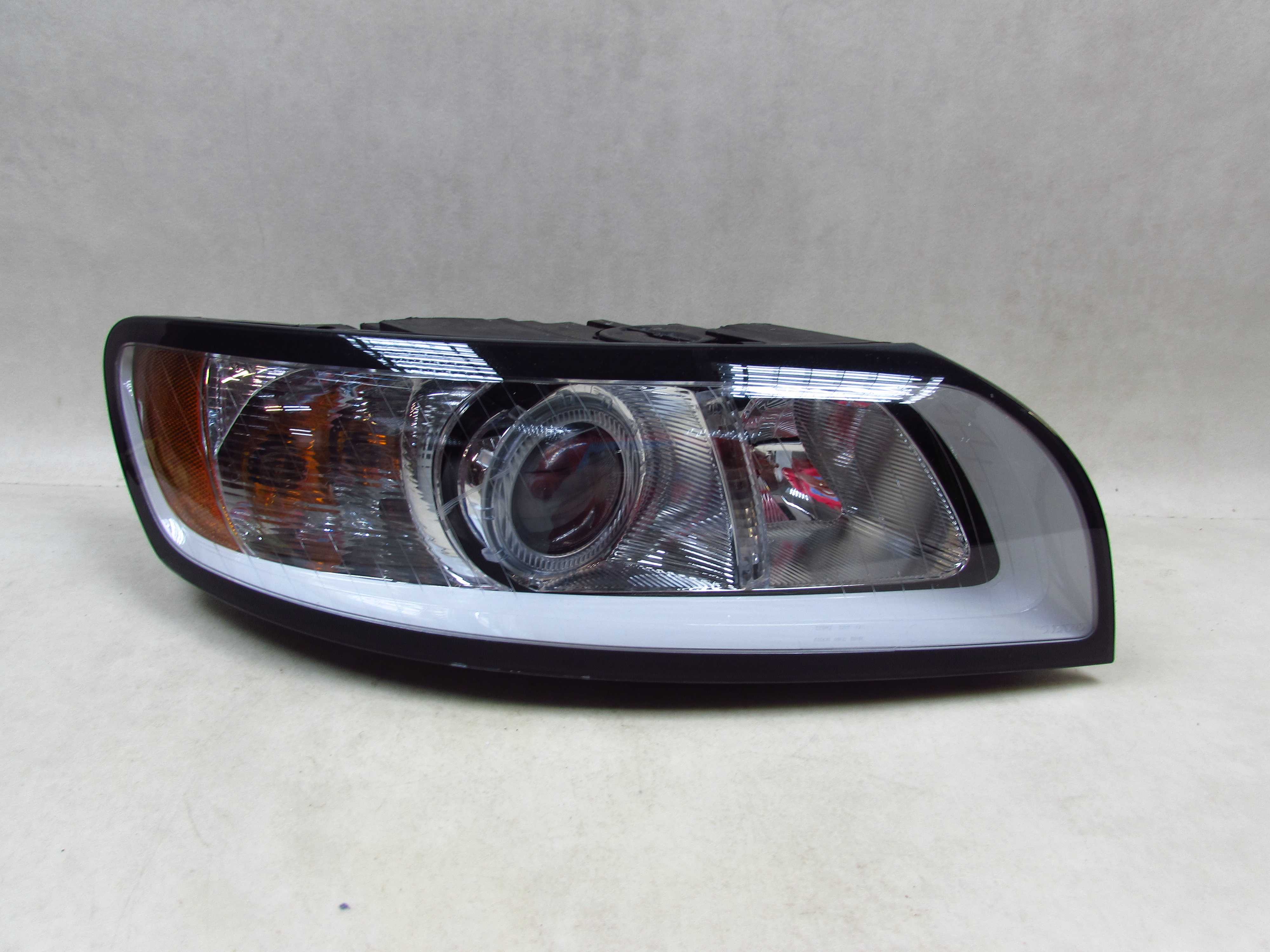 VOLVO S40 V50 LIFT 07-13 LAMPA REFLEKTOR PRZOD PRAWA 32206142 EUROPA