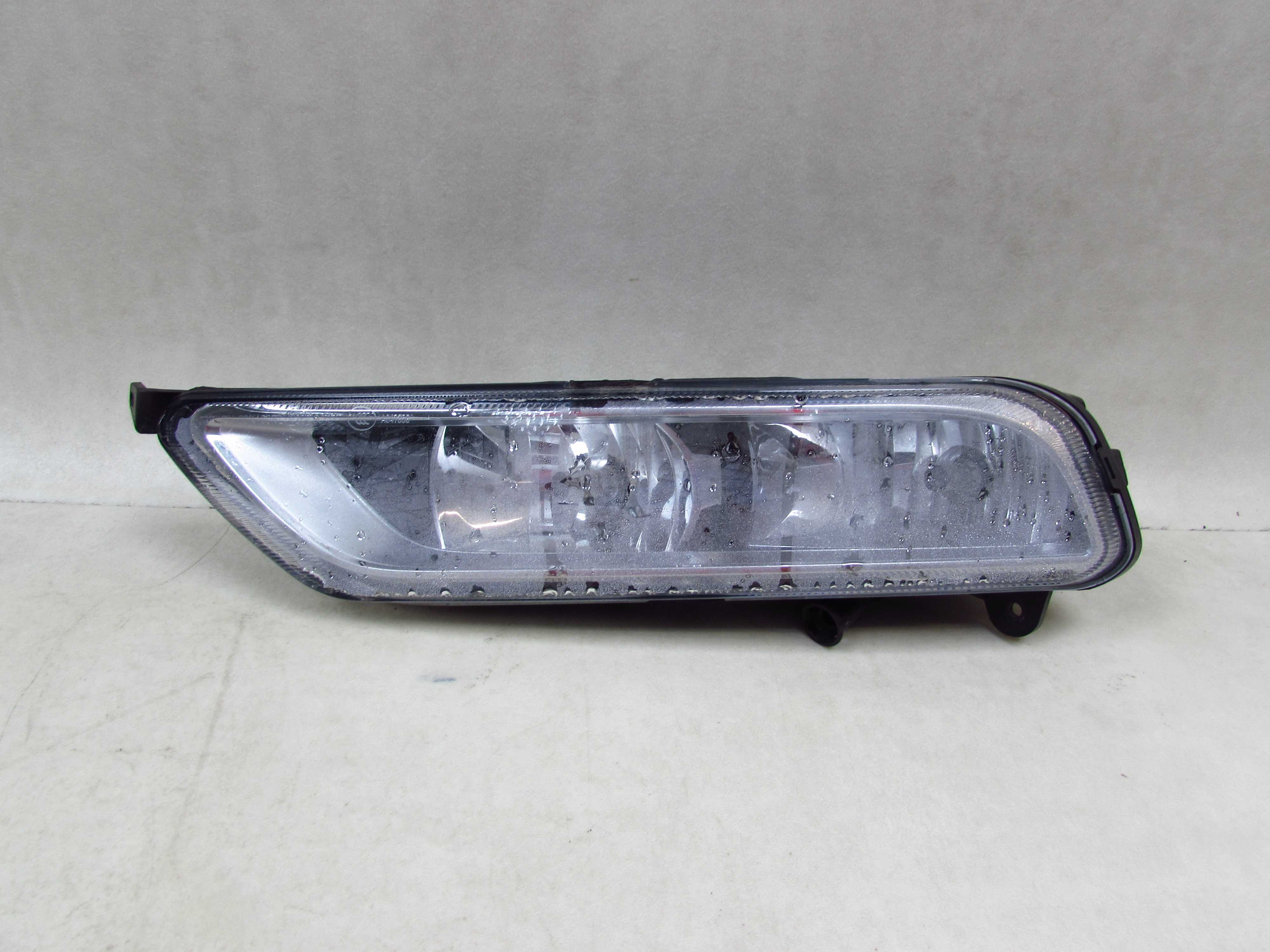 VW PASSAT B7 10-15 LAMPA DRL HALOGEL LEWY 17662401