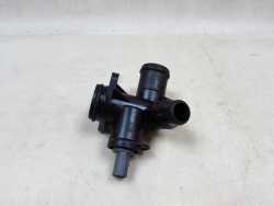 VW AUDI 2.0 TFSI BWE OBUDOWA TERMOSTATU KROCIEC TROJNIK WODY 06D121133C