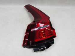 VOLVO V60 II 18- LAMPA TYL LEWA LED 32291358