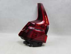 VOLVO V60 II 18- LAMPA TYL LEWA LED 32291358