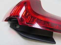 VOLVO V60 II 18- LAMPA TYL LEWA LED 32291358