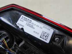 VOLVO V60 II 18- LAMPA TYL LEWA LED 32291358