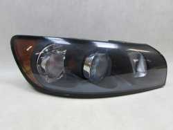 VOLVO S40 V50 04-07 LAMPA REFLEKTOR PRZOD PRAWA XENON 30678204 EUROPA