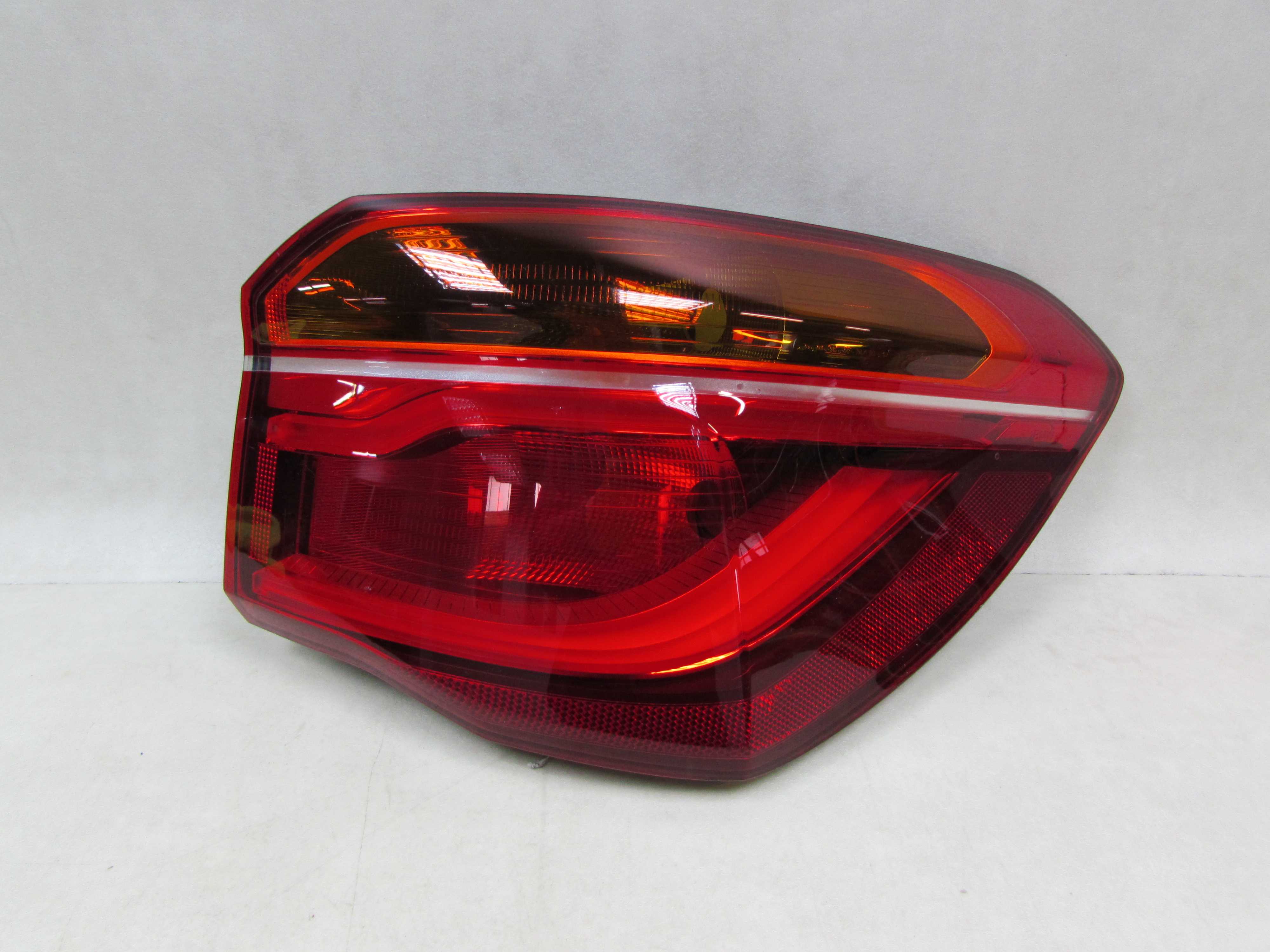 BMW X1 F48 16-19 LAMPA TYL PRAWA BLOTNIKA LED EUROPA 7350716-10