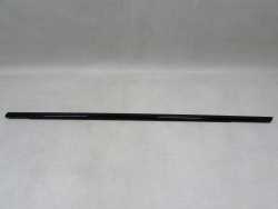 VOLVO XC40 C40 18- LISTWA USZCZELKA ZGARNIAJACA DRZWI PRZOD LEWA BLACK