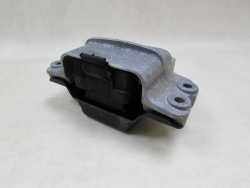 VW TOURAN CADDY 1.9 LAPA PODUSZKA SILNIKA 1K0199555 03-10