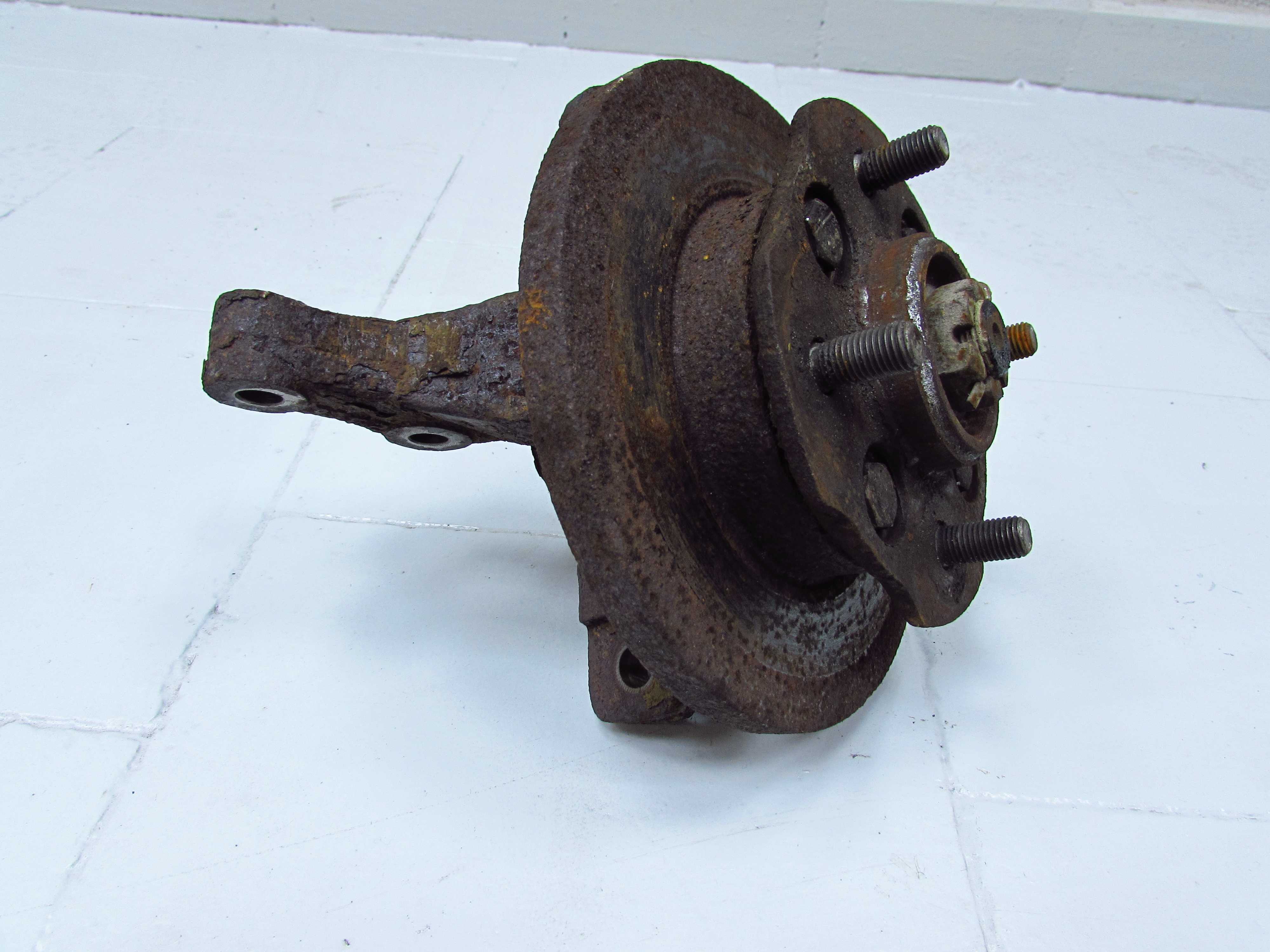 DAIHATSU HIJET PORTER 96-06 1.3 PIASTA ZWROTNICA PRZOD LEWA