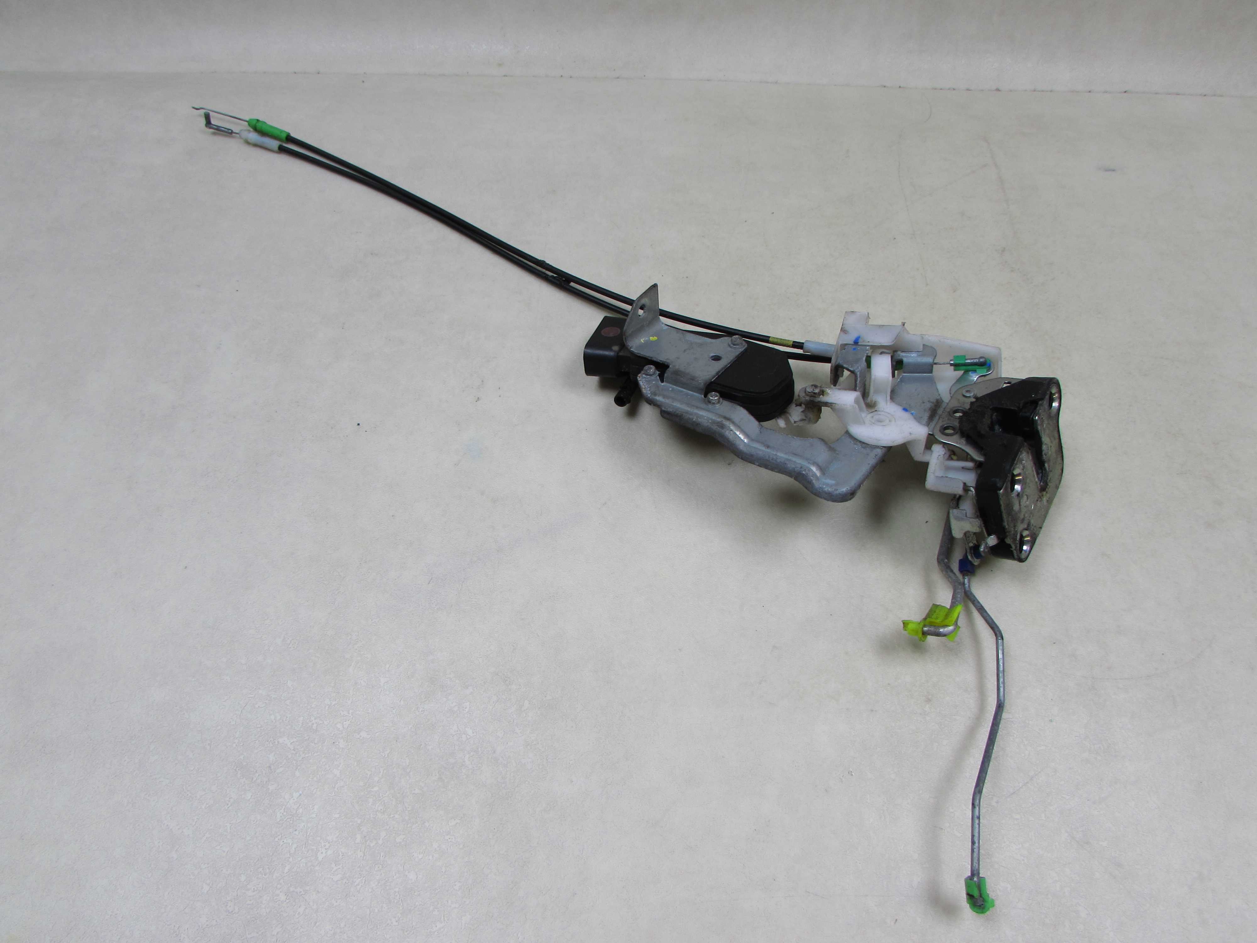 MITSUBISHI CANTER FUSO 7C15 ZAMEK DRZWI LEWY PRZOD 13-21