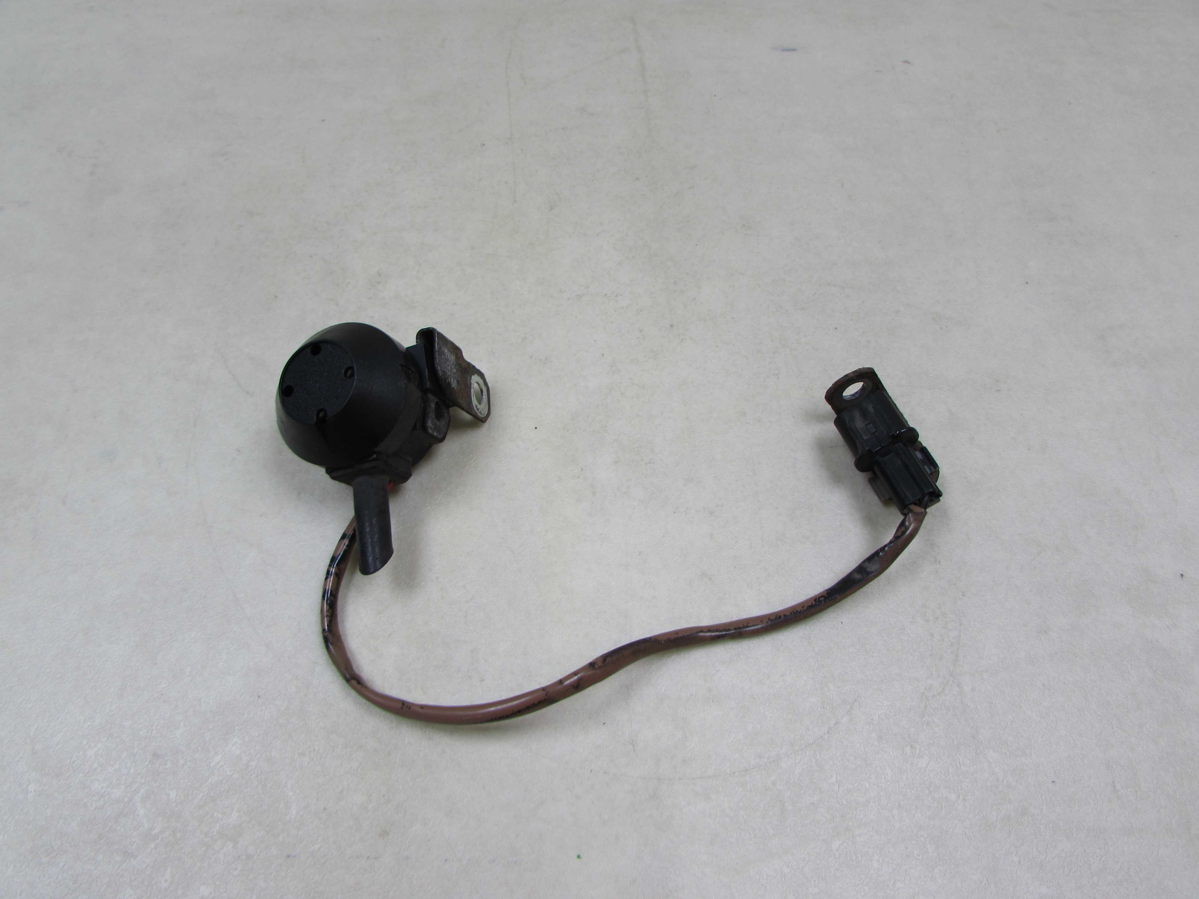 MITSUBISHI CANTER FUSO IVECO SYGNAL DZWIEKOWY COFANIA BIEGU WSTECZNEGO DENSO 068700-2231 12V