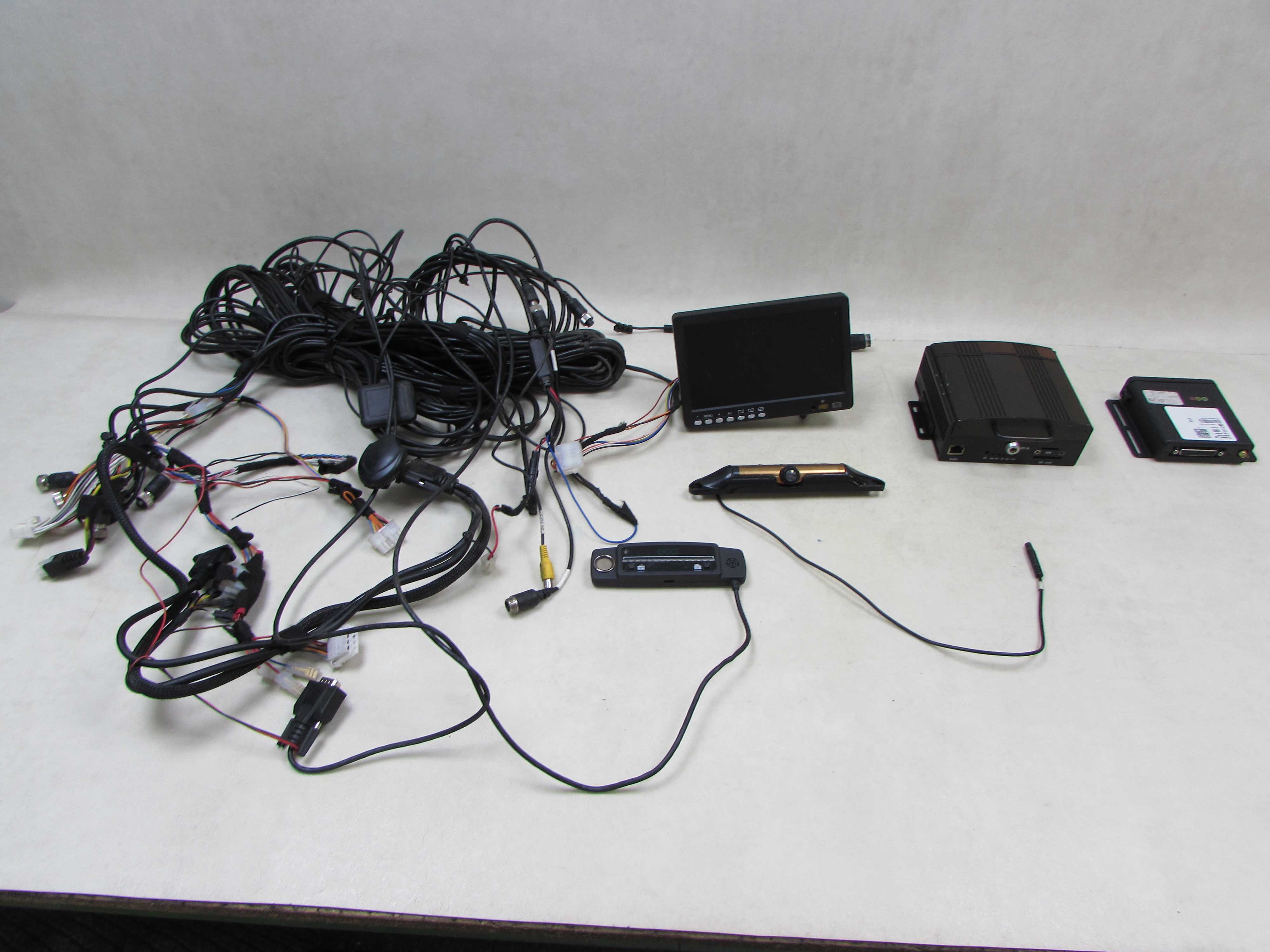 MITSUBISHI CANTER FUSO IVECO MONITORING GPS CCTV SYSTEM KAMER 360 AUTA LOKALIZATOR VISION