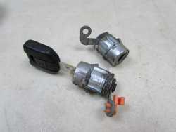 MITSUBISHI CANTER FUSO 7C15 E6 13- WKLADKA ZAMKA KLUCZYK KOREK WLEWU PALIWA KPL