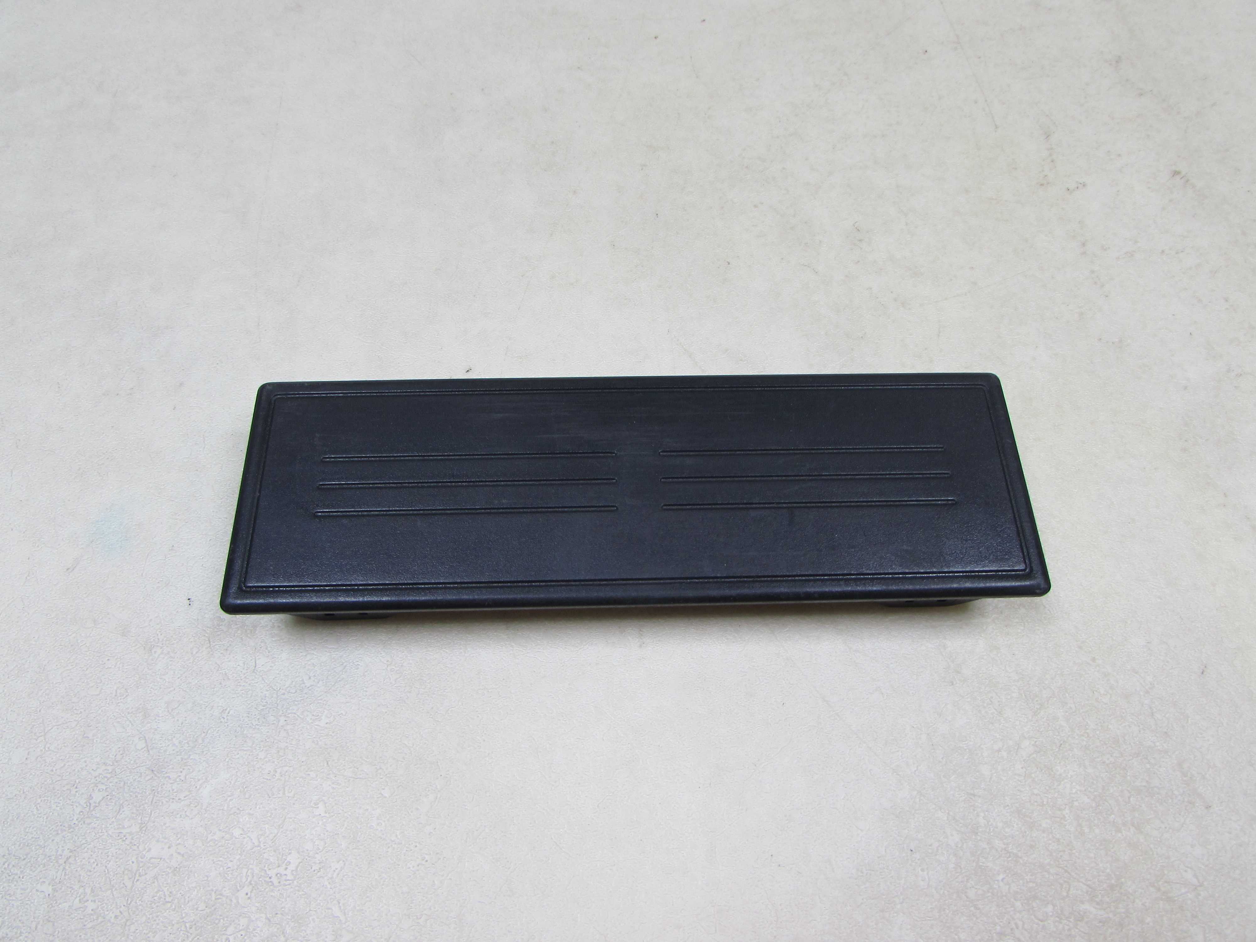 MITSUBISHI CANTER FUSO 7C15 E6 13- ZASLEPKA MASKOWNICA RADIA MB426342