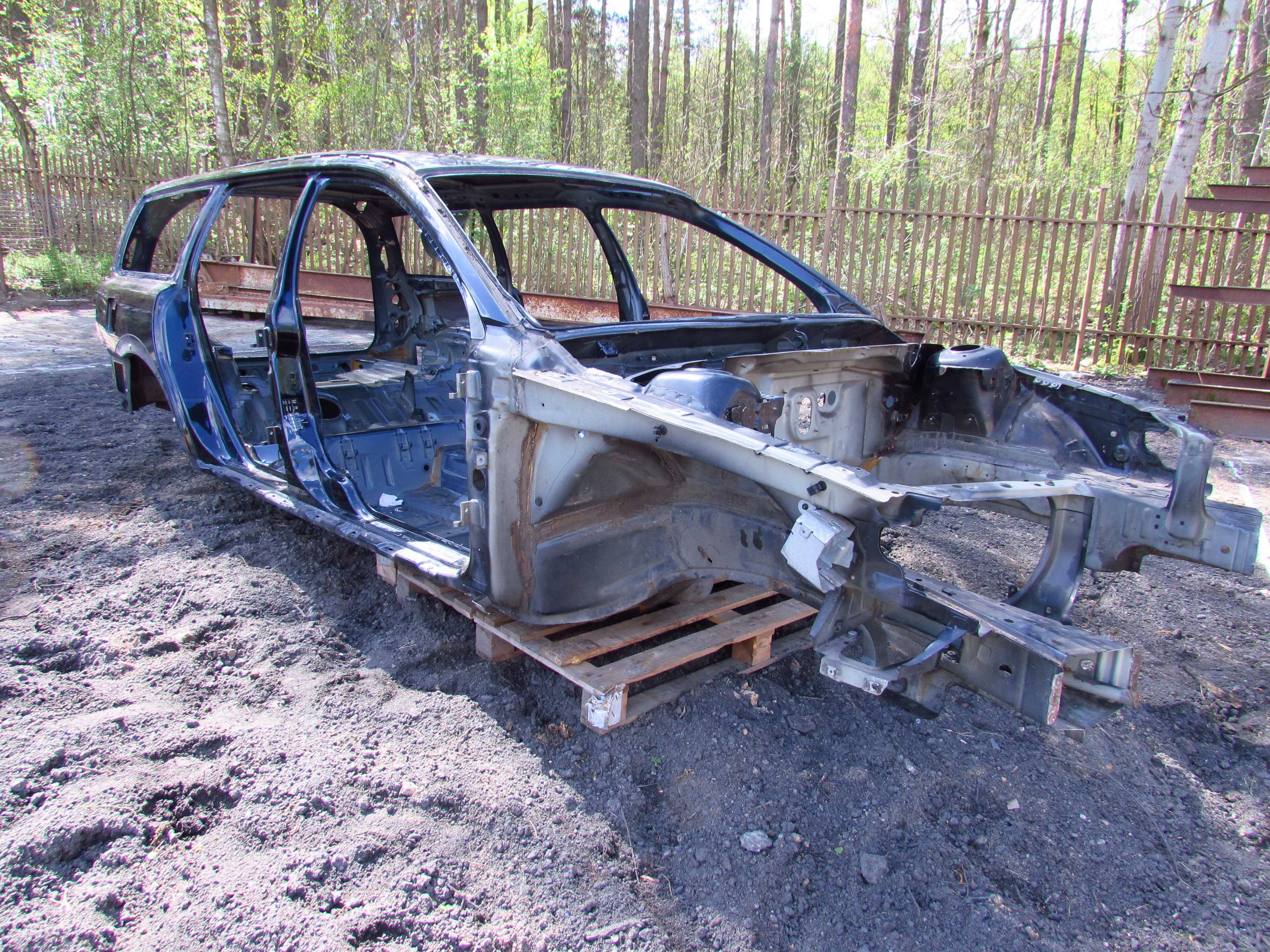 VOLVO S60 V70 II XC70 99-09 CWIARTKA PODLUZNICA PRAWA 452-26