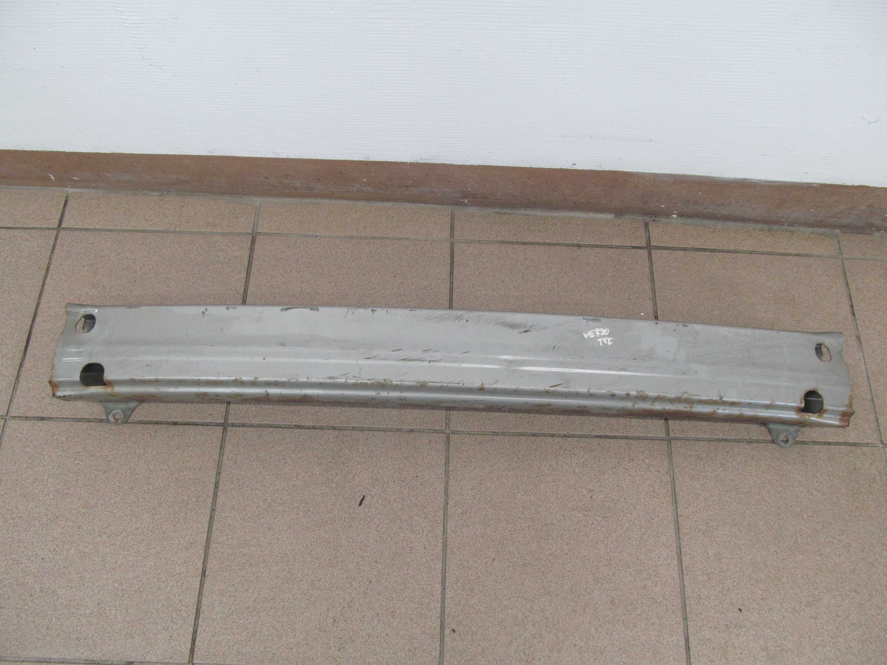 TOYOTA COROLLA VERSO BELKA ZDERZAKA TYL TYLNA 02/07