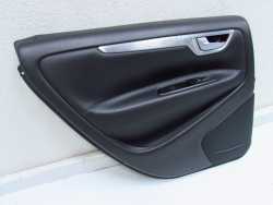 VOLVO V70 XC70 TAPICERKA BOCZEK DRZWI TYL SKORA 99-07