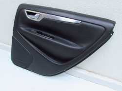 VOLVO V70 XC70 TAPICERKA BOCZEK DRZWI TYL SKORA 99-07