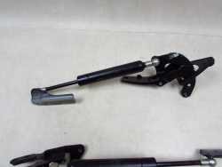 VOLVO V70 XC70 99-07 ZAWIAS ZAWIASY SILOWNIK KLAPY BAGAZNIKA TYL LEWY PRAWY 8643158 8643157