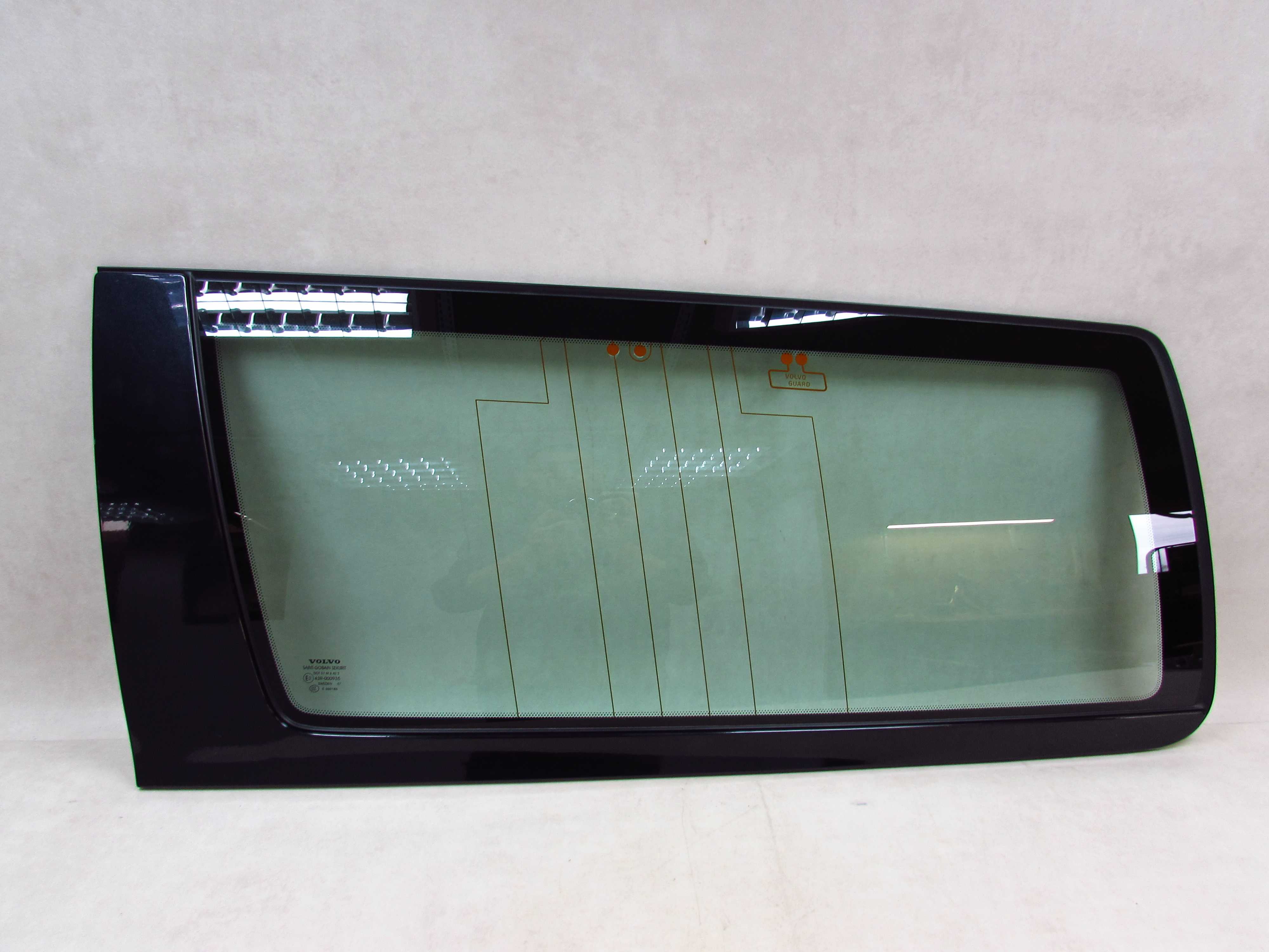 VOLVO V70 XC II LIFT 99-07 SZYBA TYL LEWA KAROSERYJNA ANTENA 452-26 07R