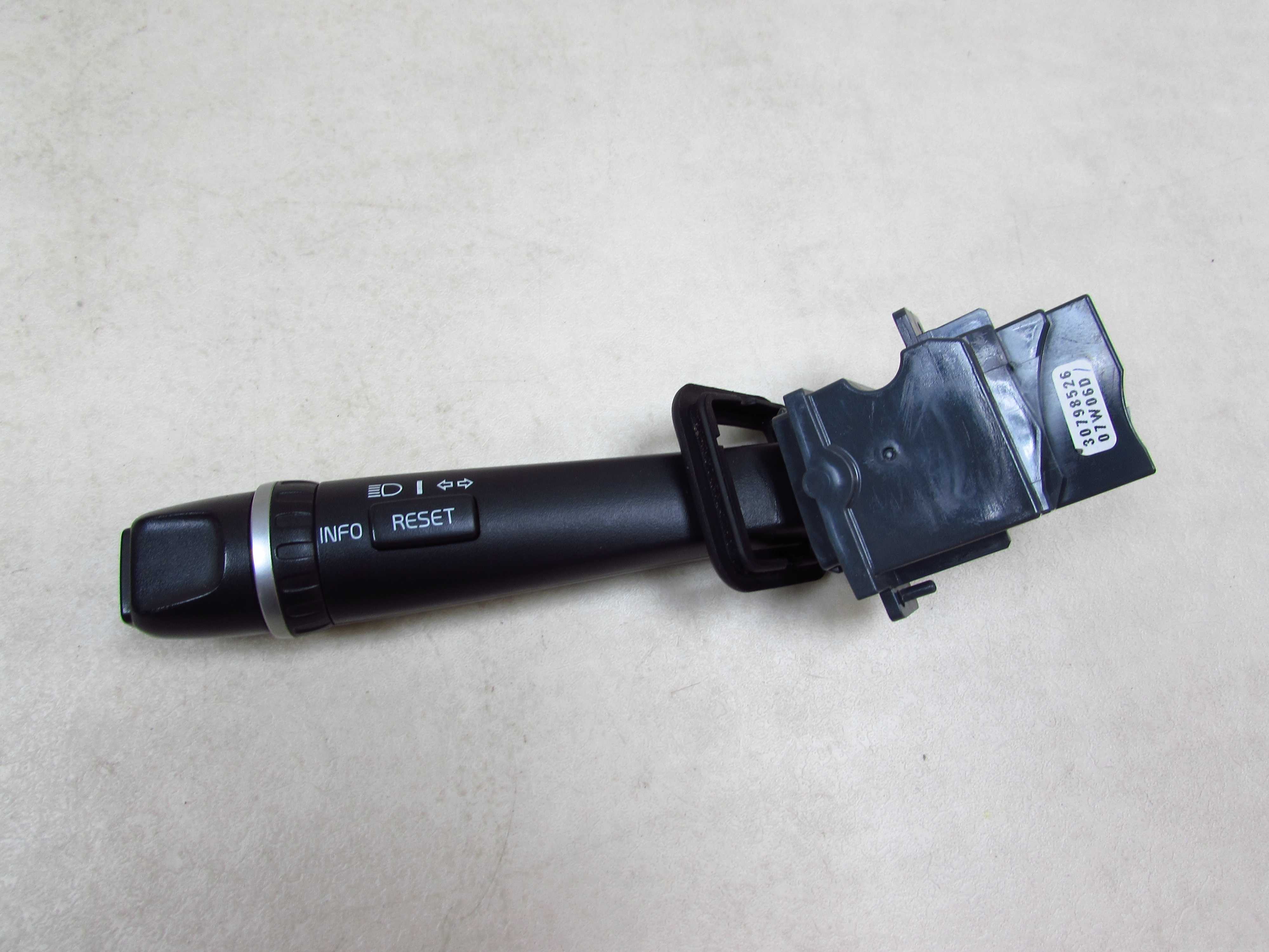 VOLVO S60 V70 XC70 XC90 MANETKA PRZELACZNIK SWIATEL KIERUNKOWSKAZOW 30798526