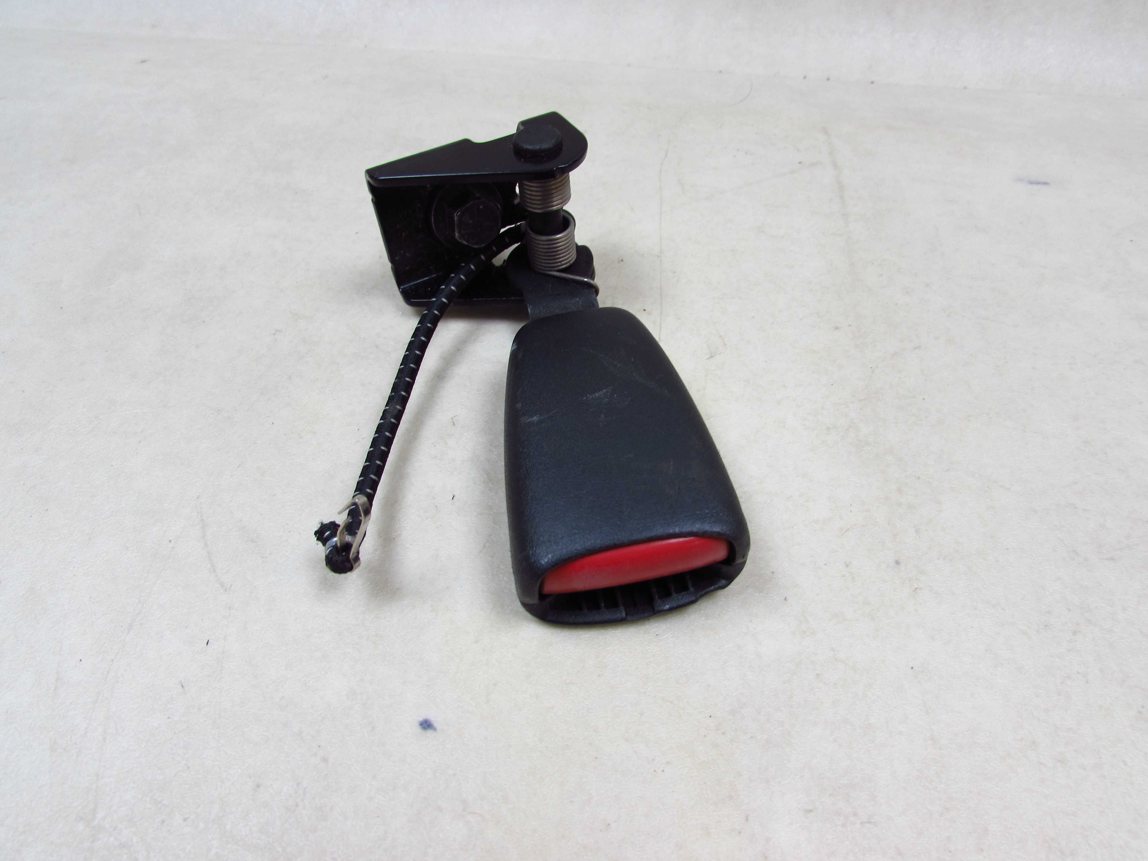 VOLVO S60 V70 XC70 CROSS COUNTRY 00-07 KLAMRA ZAPINKA PASA BEZPIECZENSTWA TYL 30780521
