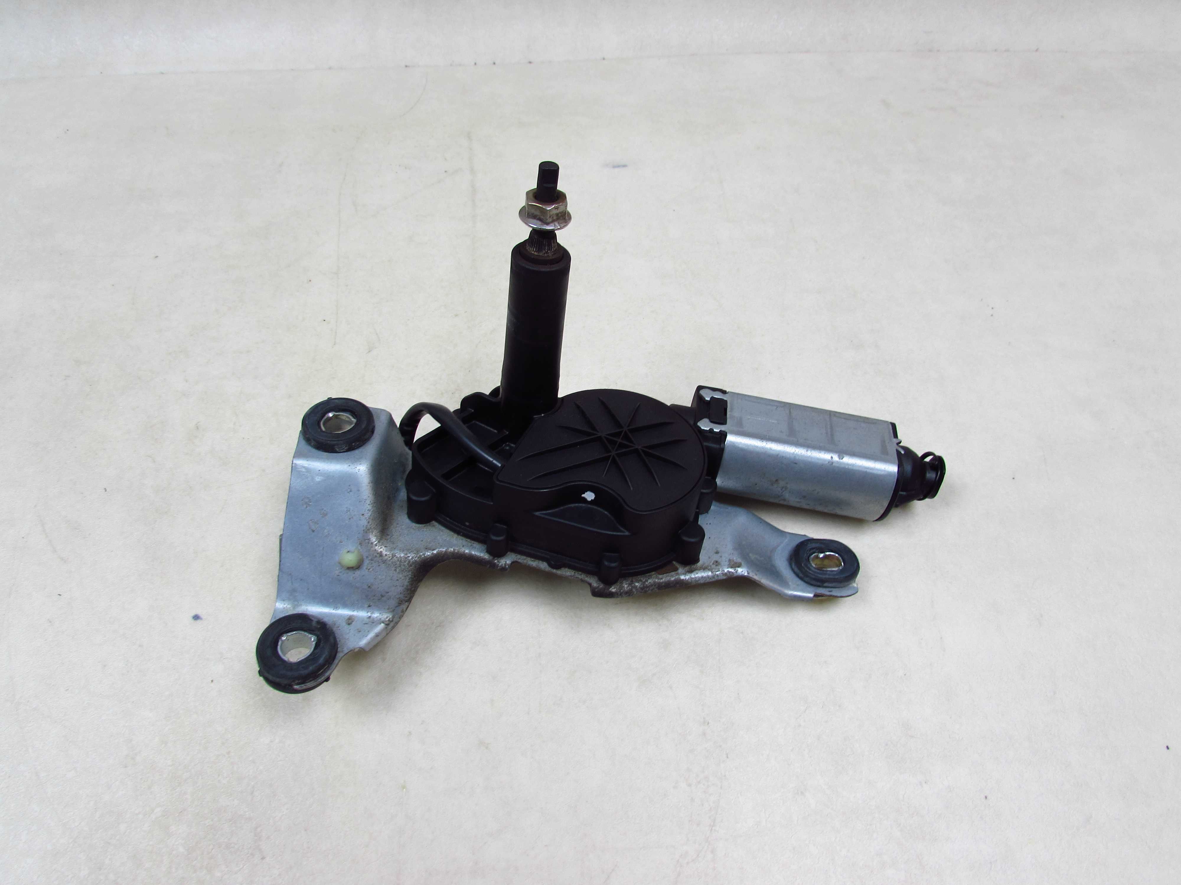 VOLVO V70 XC70 CROSS COUNTRY SILNICZEK SILNIK WYCIERACZKI TYL 8667188 99-07