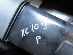 VOLVO S60 V70 XC70 CROSS COUNTRY 99-07 POSZYCIE OSLONA SLUPKA SRODKOWEGO PRAWA