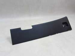 VOLVO V70 XC70 CROSS COUNTRY 99-07 TAPICERKA OSLONA BOCZKA BAGAZNIKA TYL LEWA
